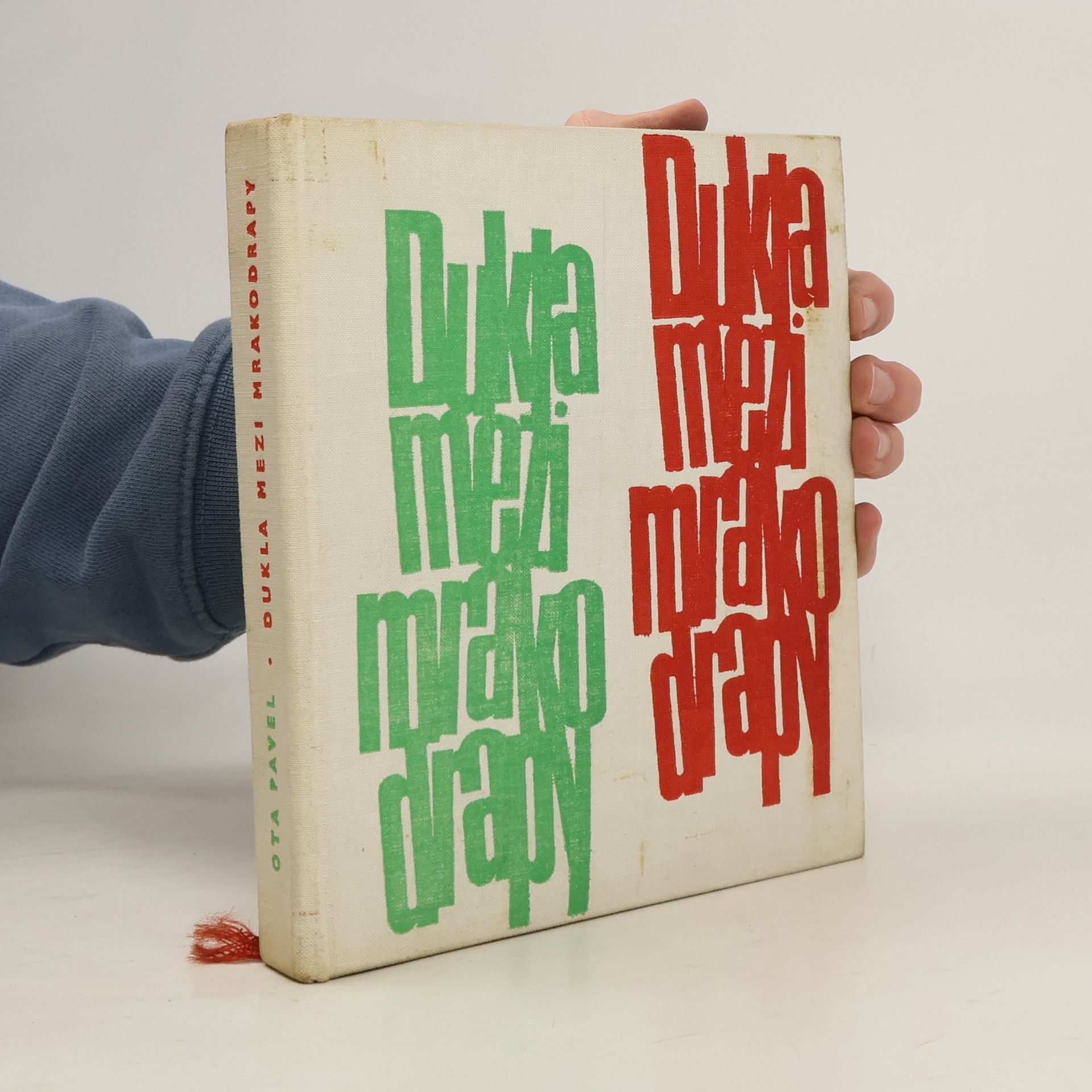 Ota Pavel Dukla mezi mrakodrapy