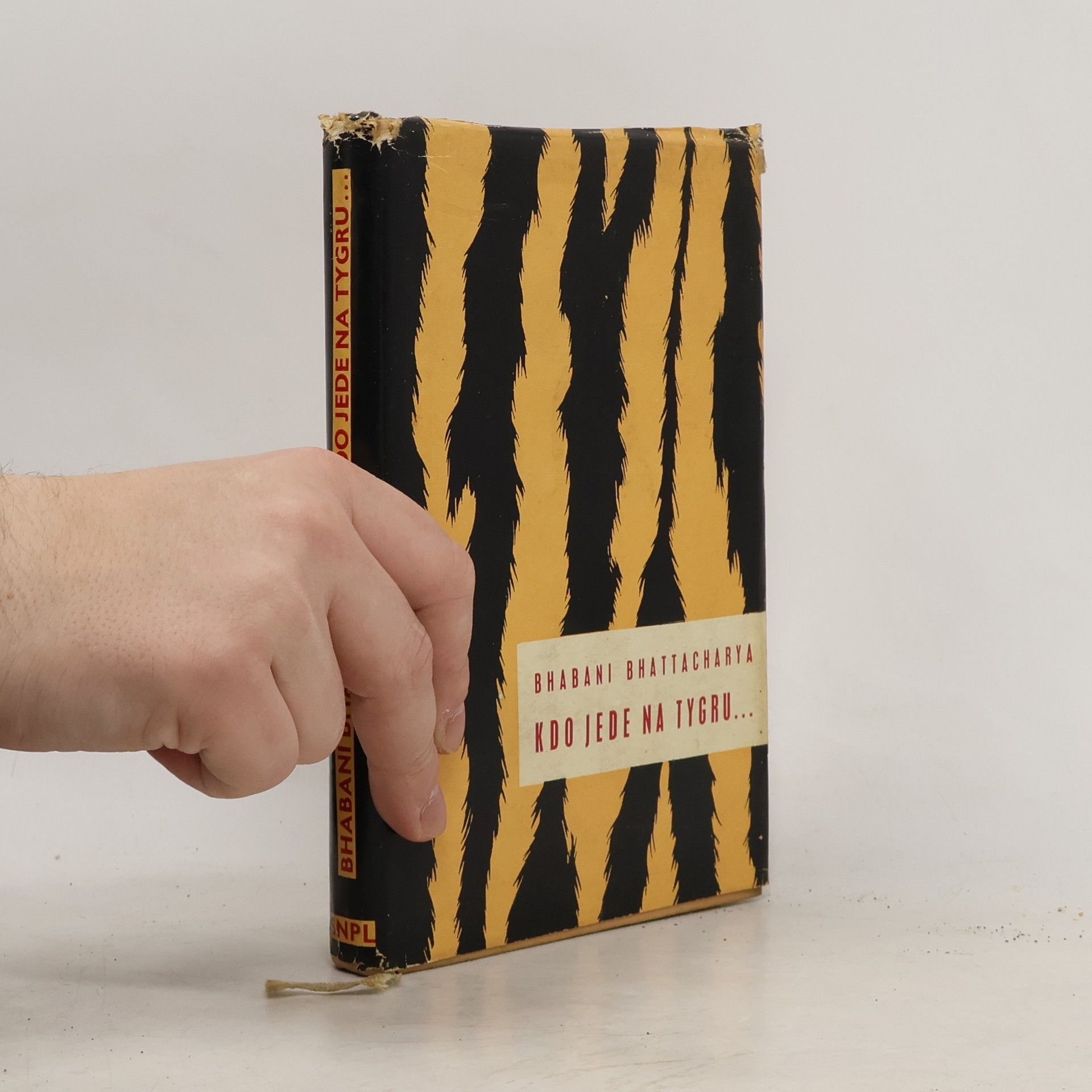 Bhabānī Bhattāčārja Kdo jede na tygru