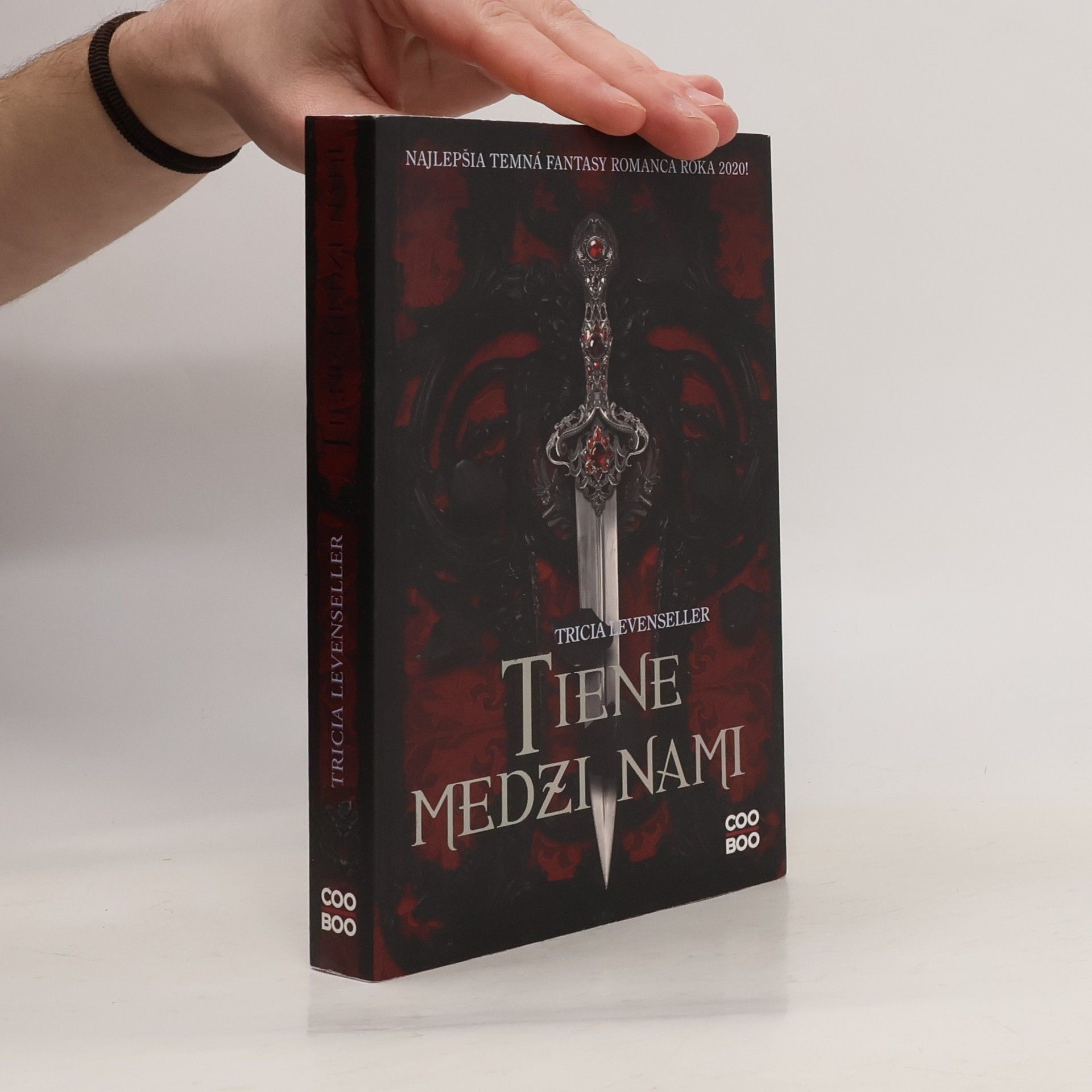 Tricia Levenseller Tiene medzi nami