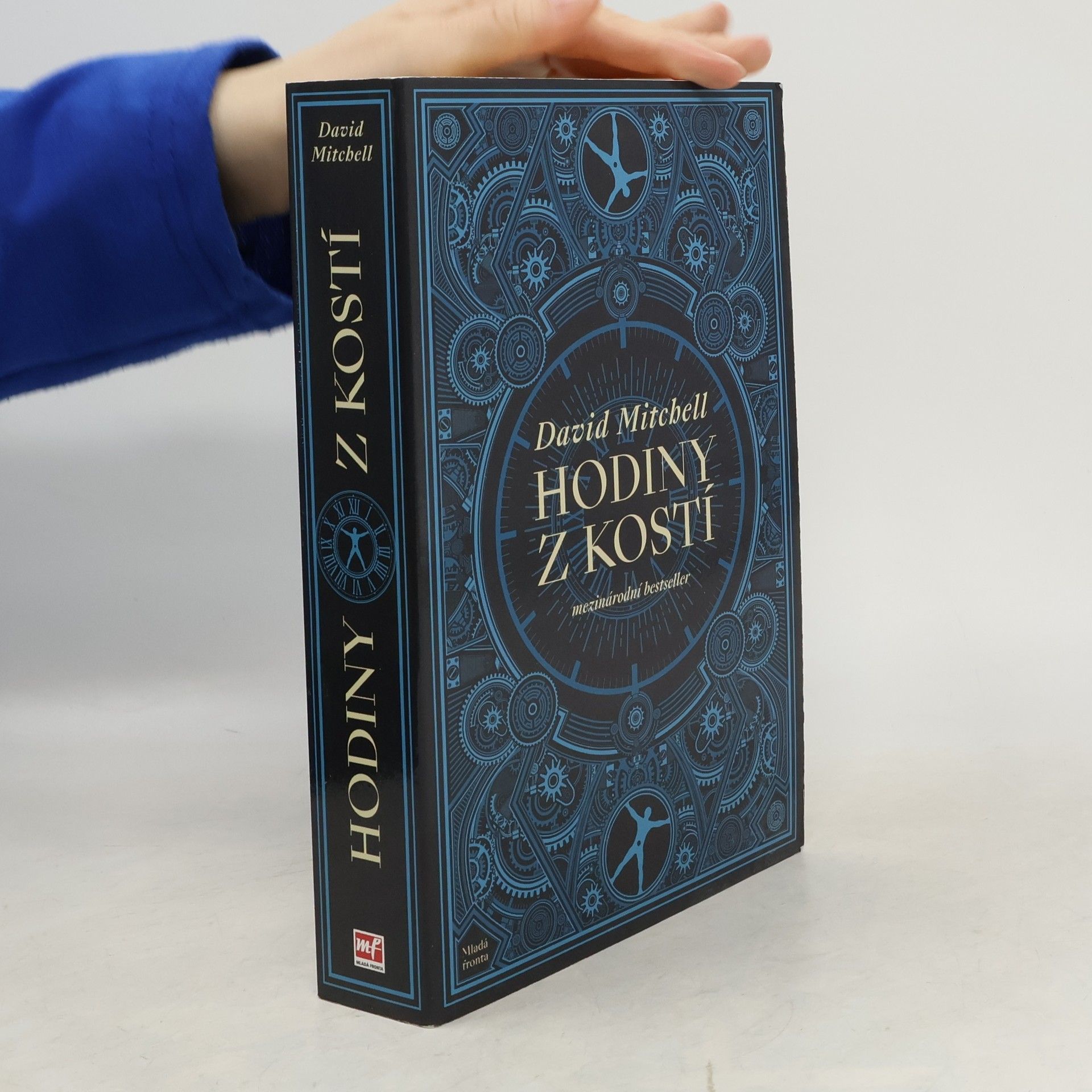 David Mitchell Hodiny z kostí