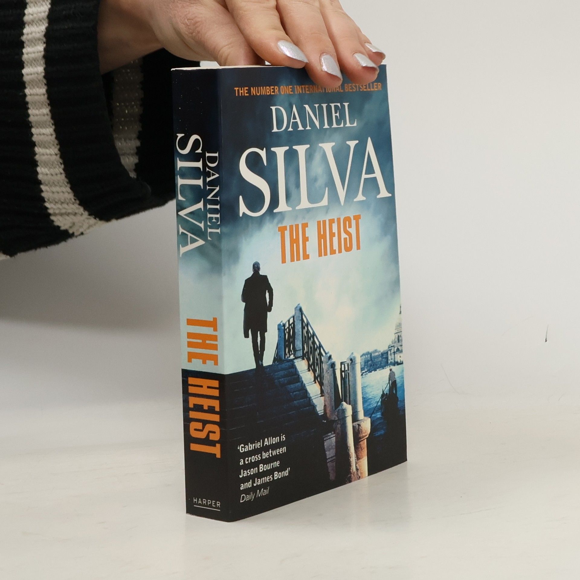 Daniel Silva The Heist. Der Raub, Englische Ausgabe