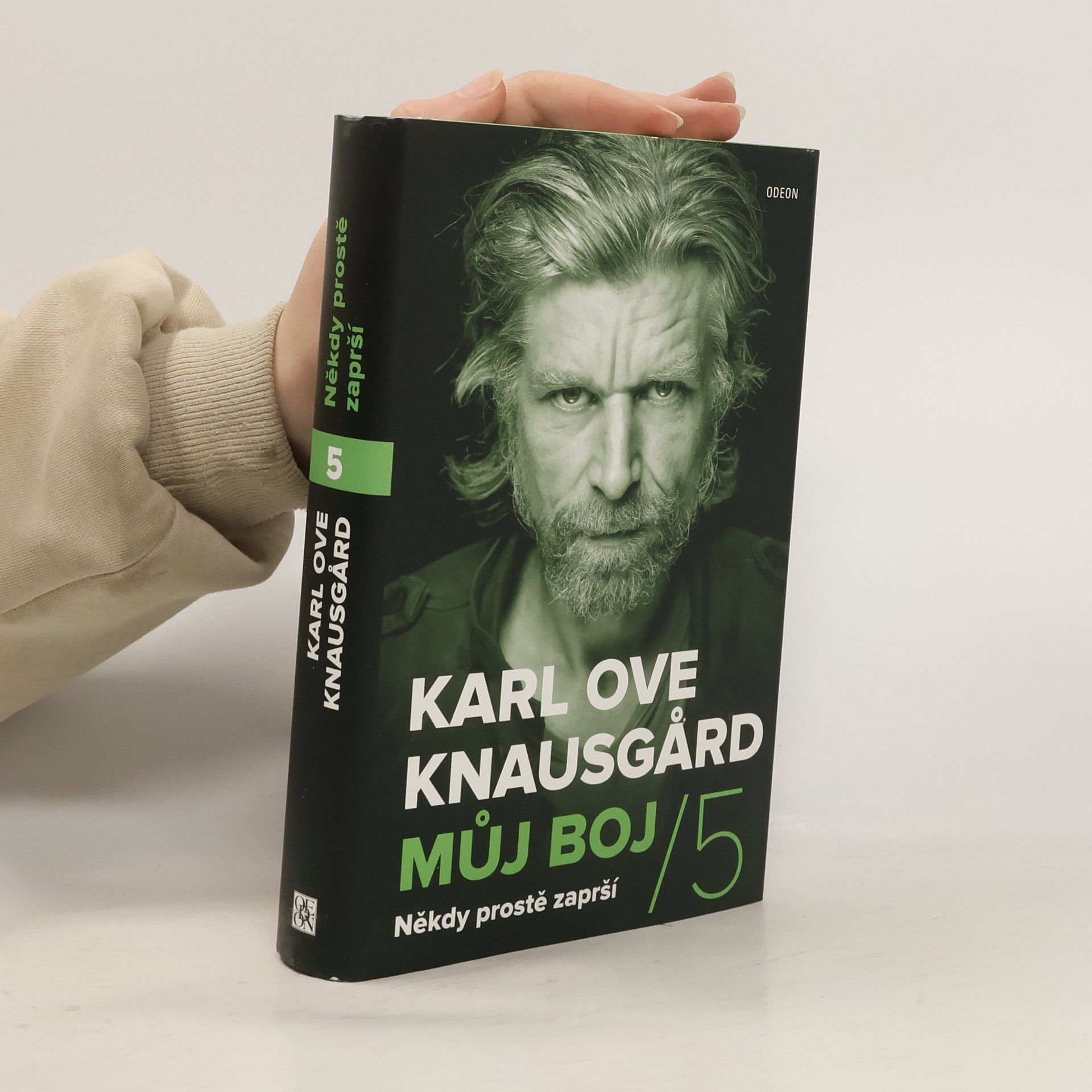 Karl Ove Knausgaard Můj boj 5. Někdy prostě zaprší