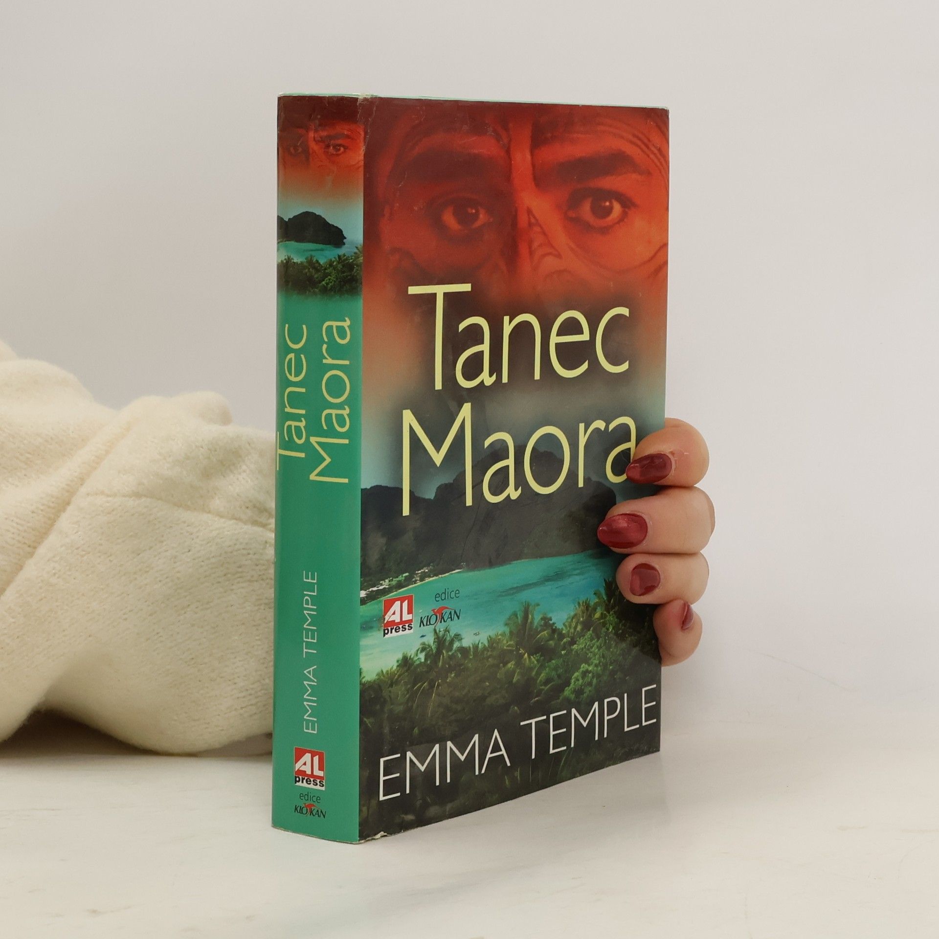 Emma Temple Tanec Maora
