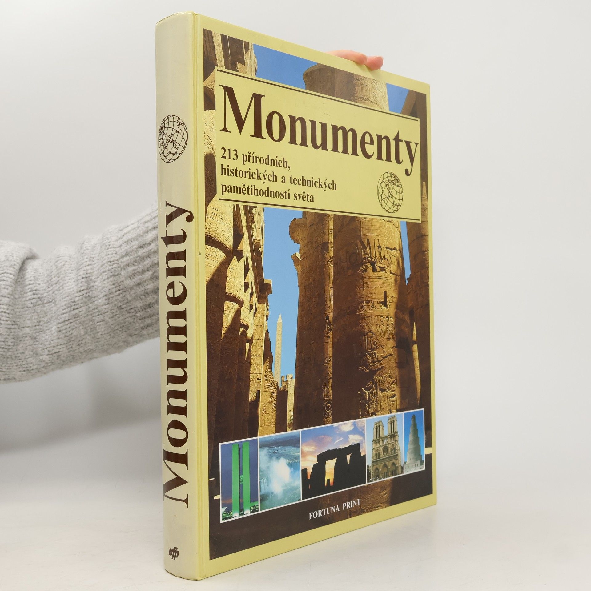 AA.VV. Monumenty