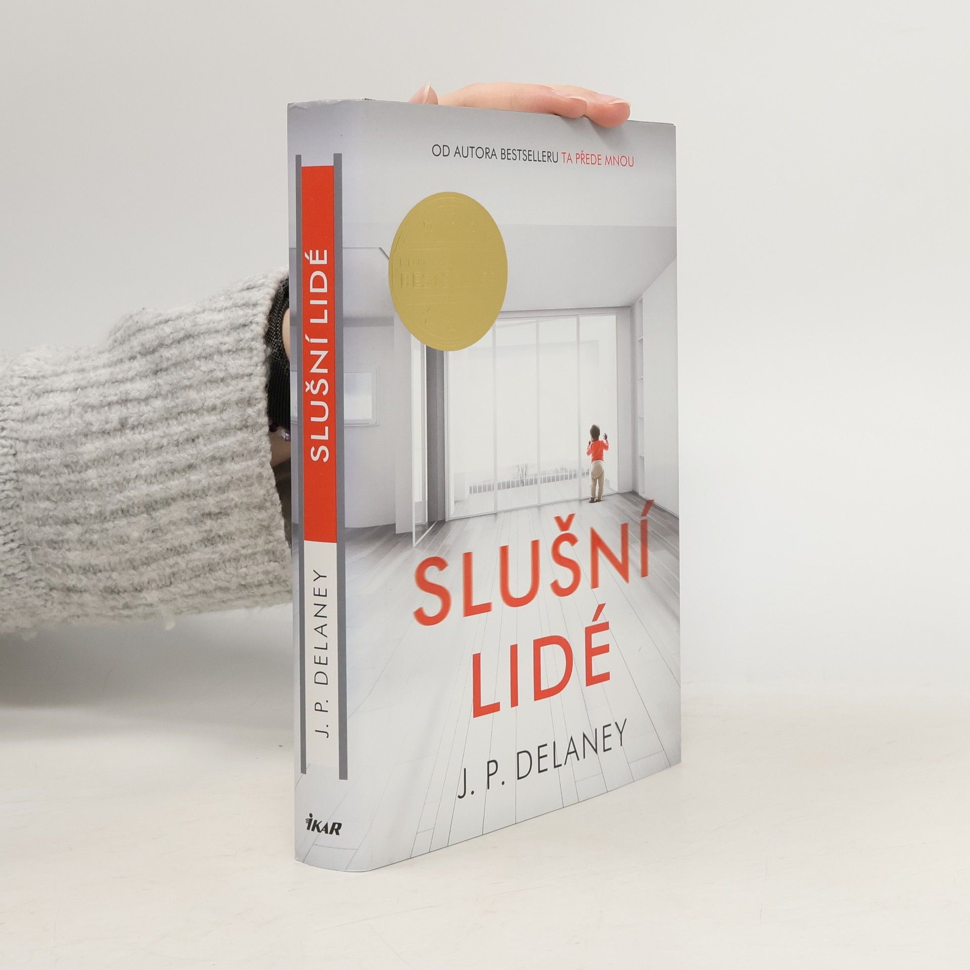 J. P. Delaney Slušní lidé