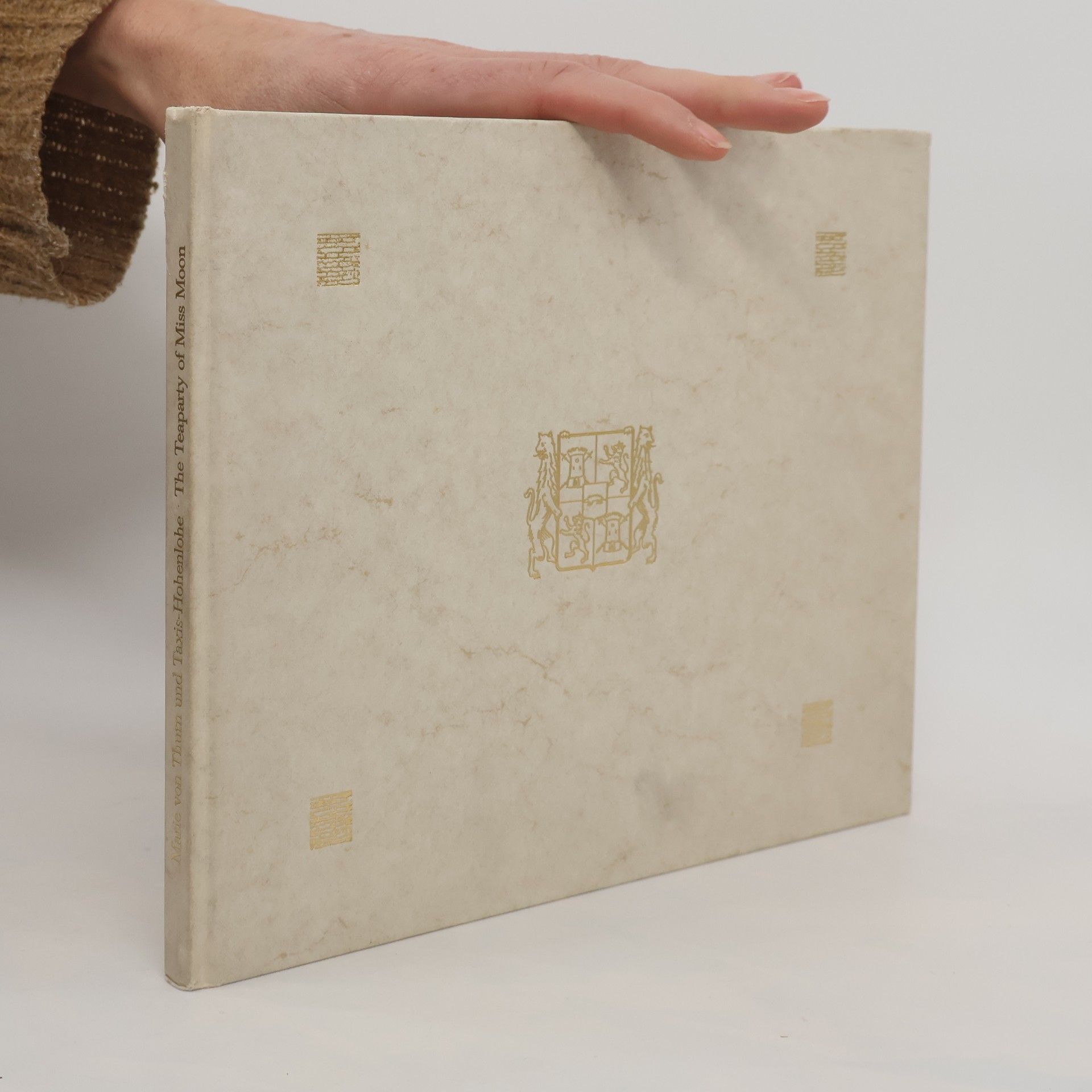 The teaparty of Miss Moon