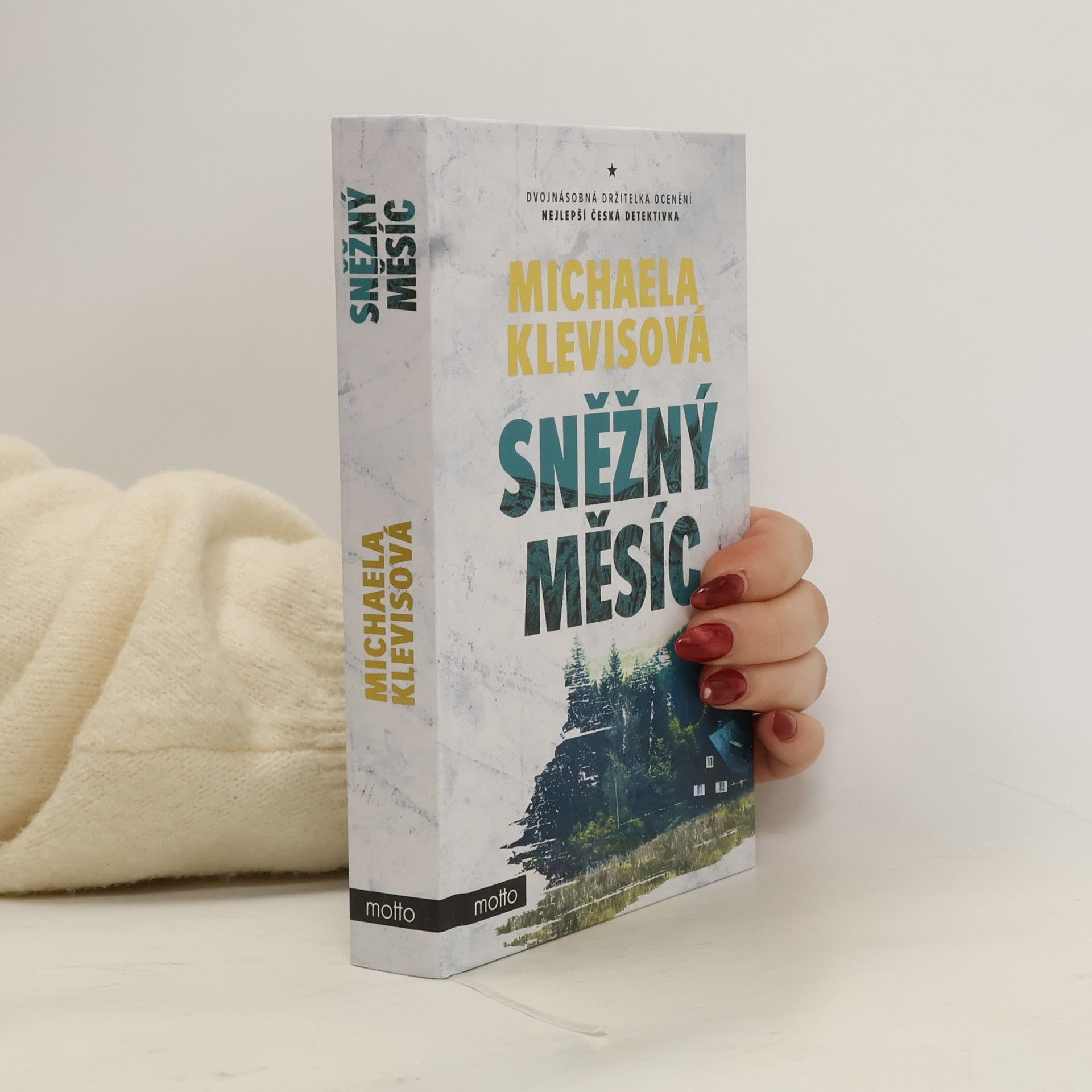 Michaela Klevisová Sněžný měsíc