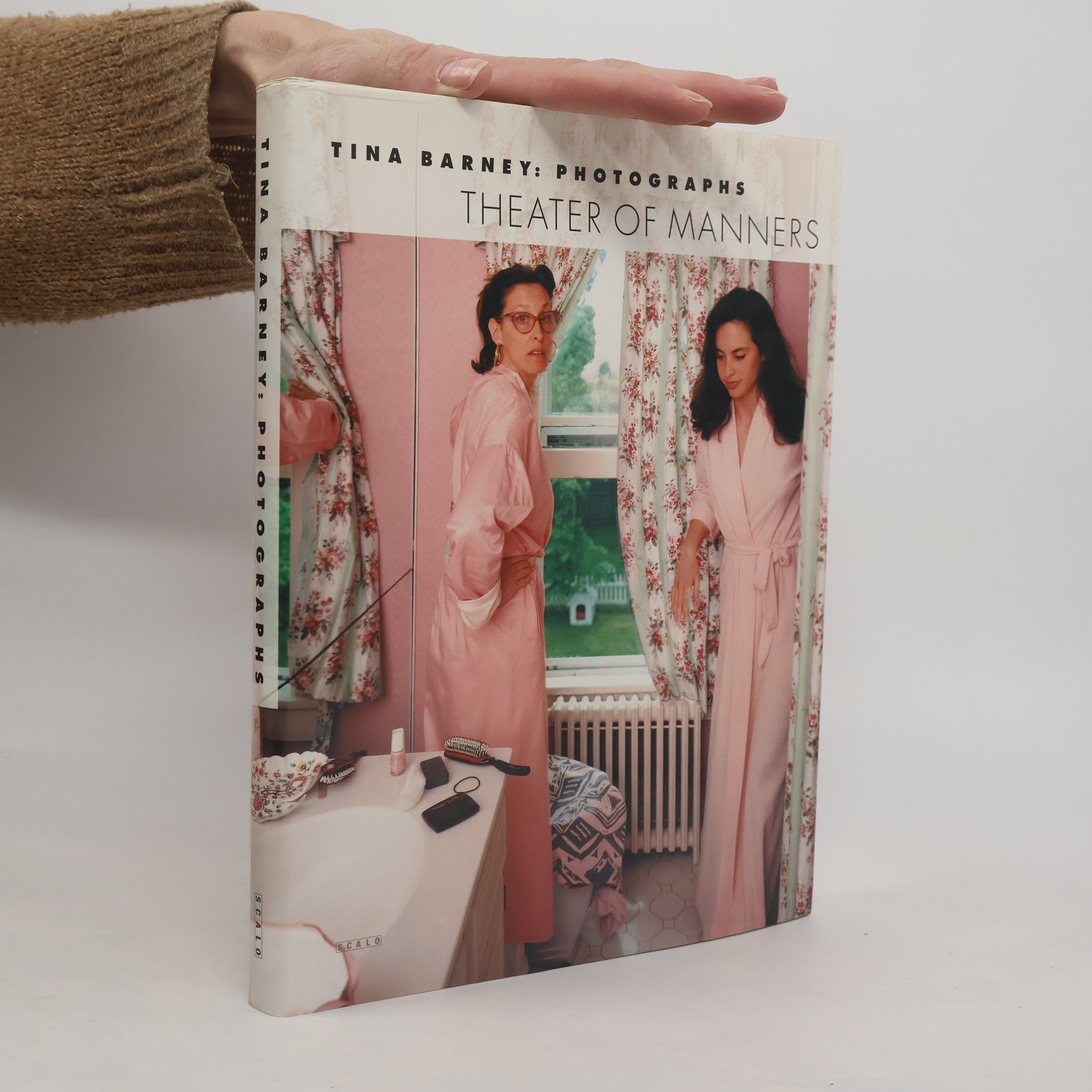 Tina Barney Tina Barney Photographs