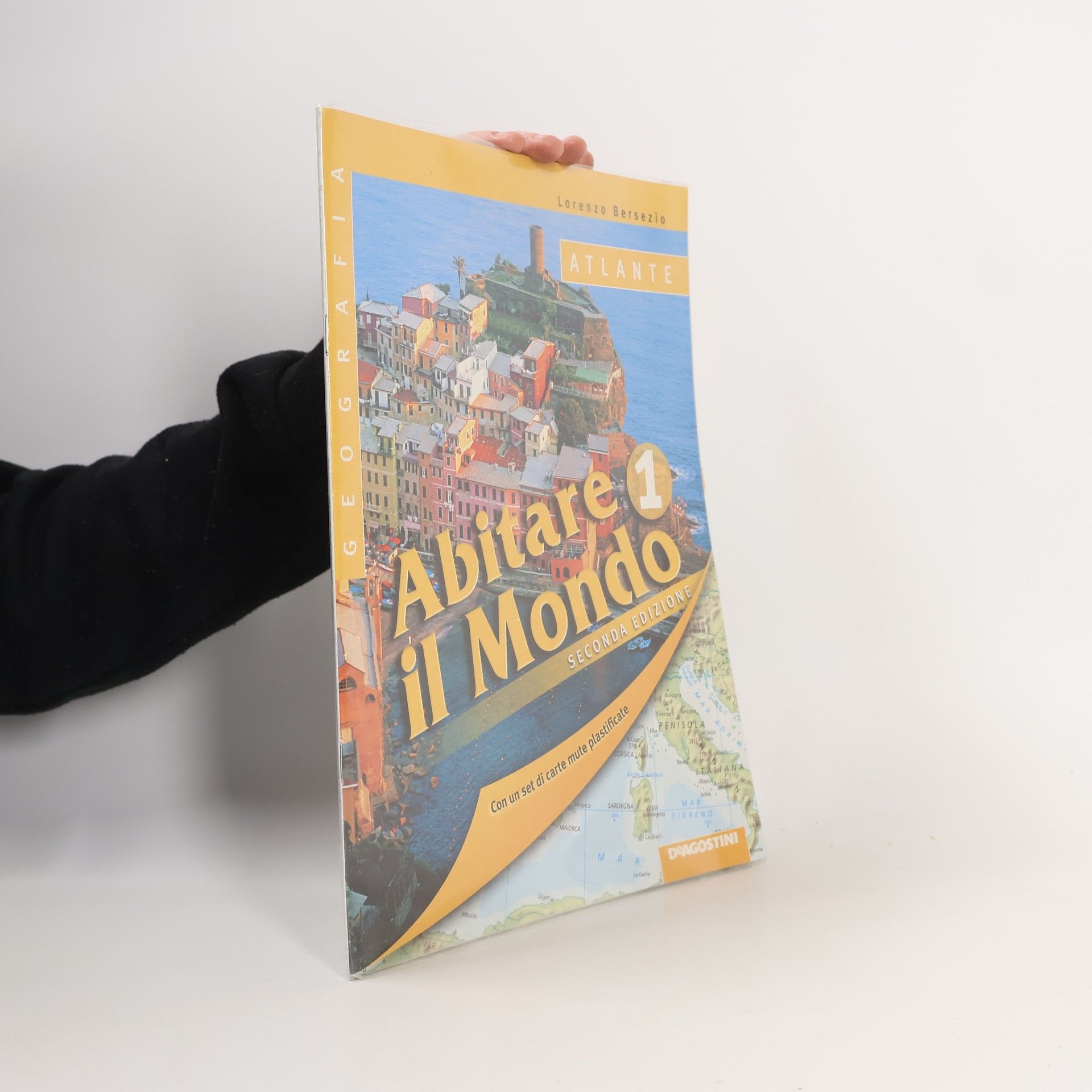 Abitare il mondo. Con atlante. Per la Scuola media