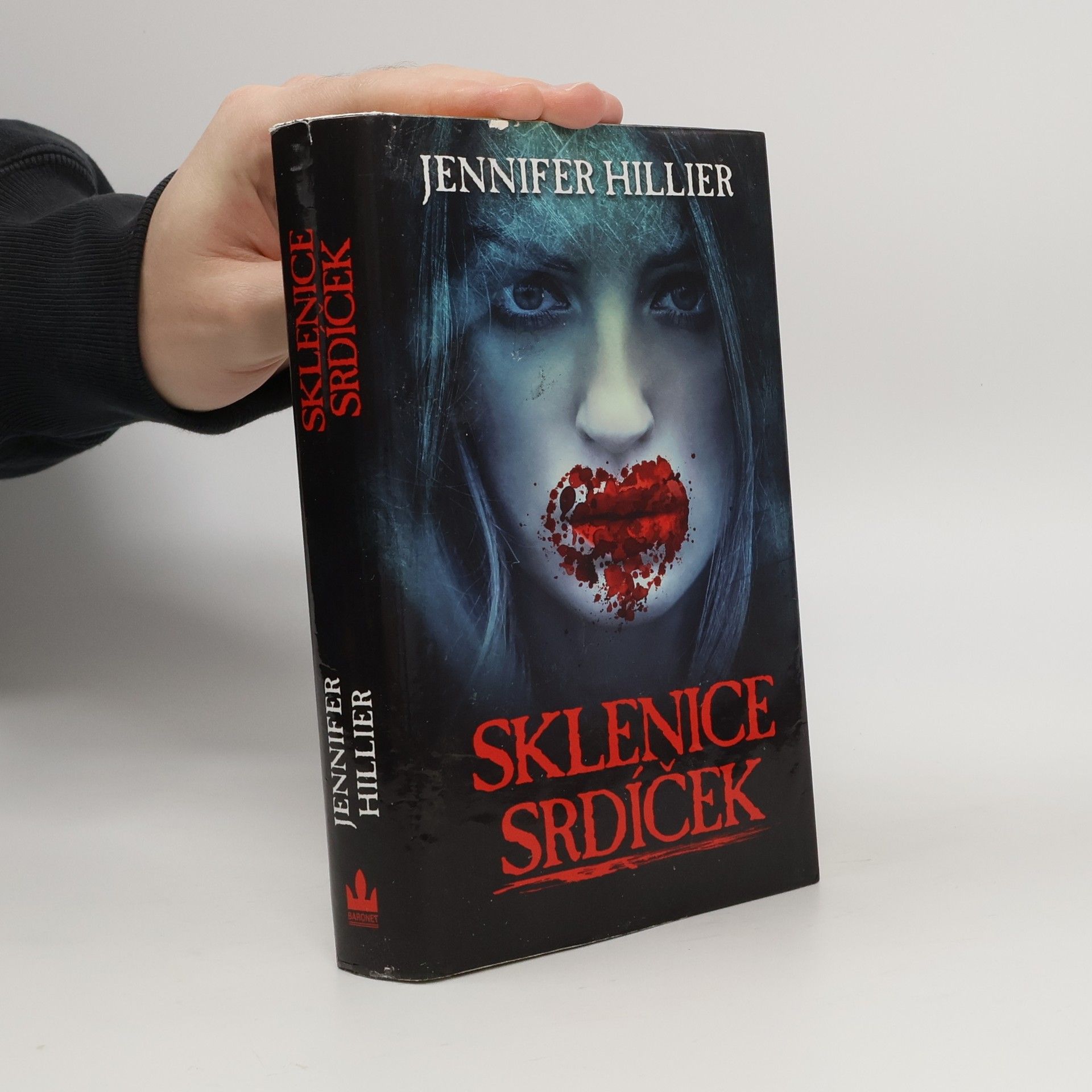 Jennifer Hillier Sklenice srdíček
