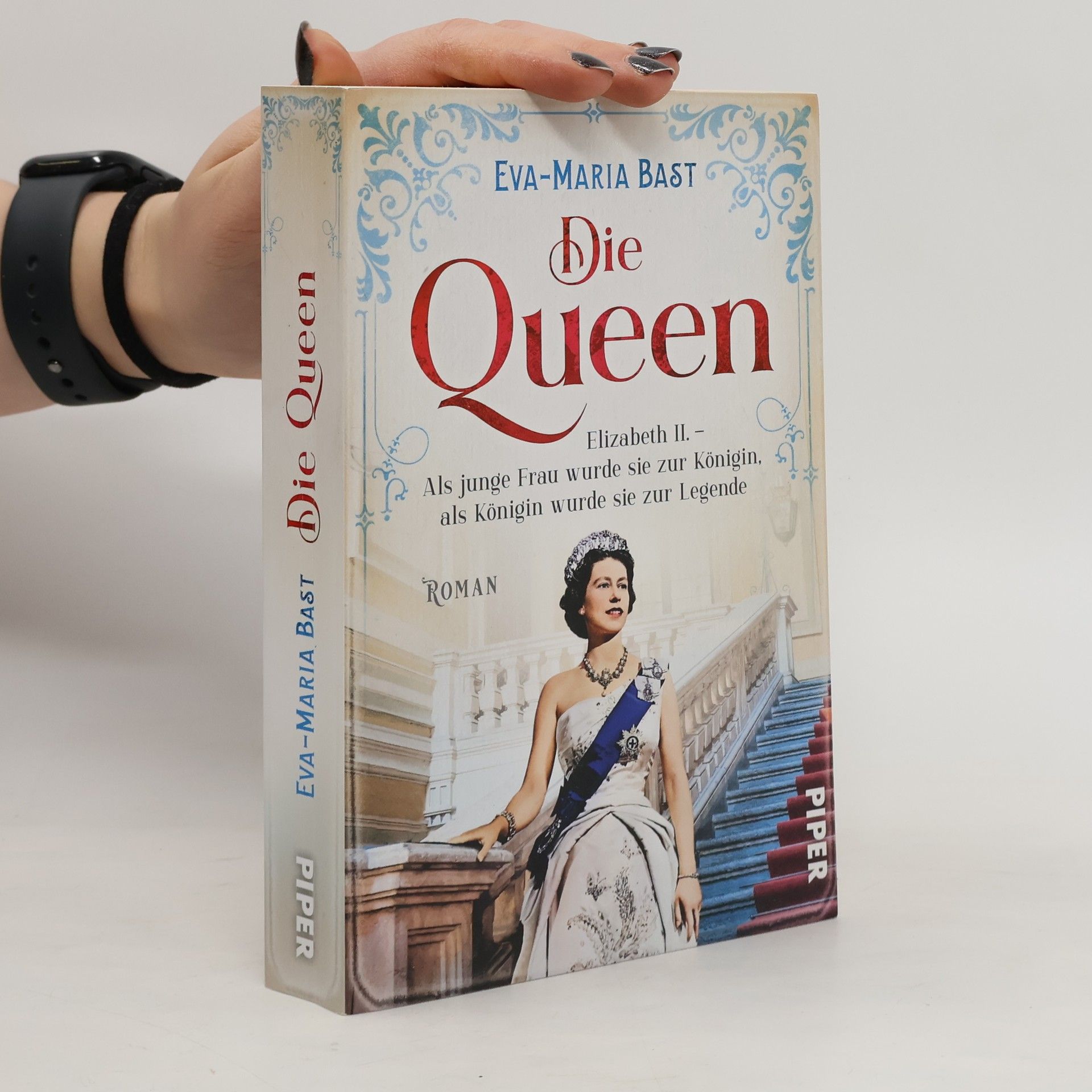 Eva-Maria Bast Die Queen