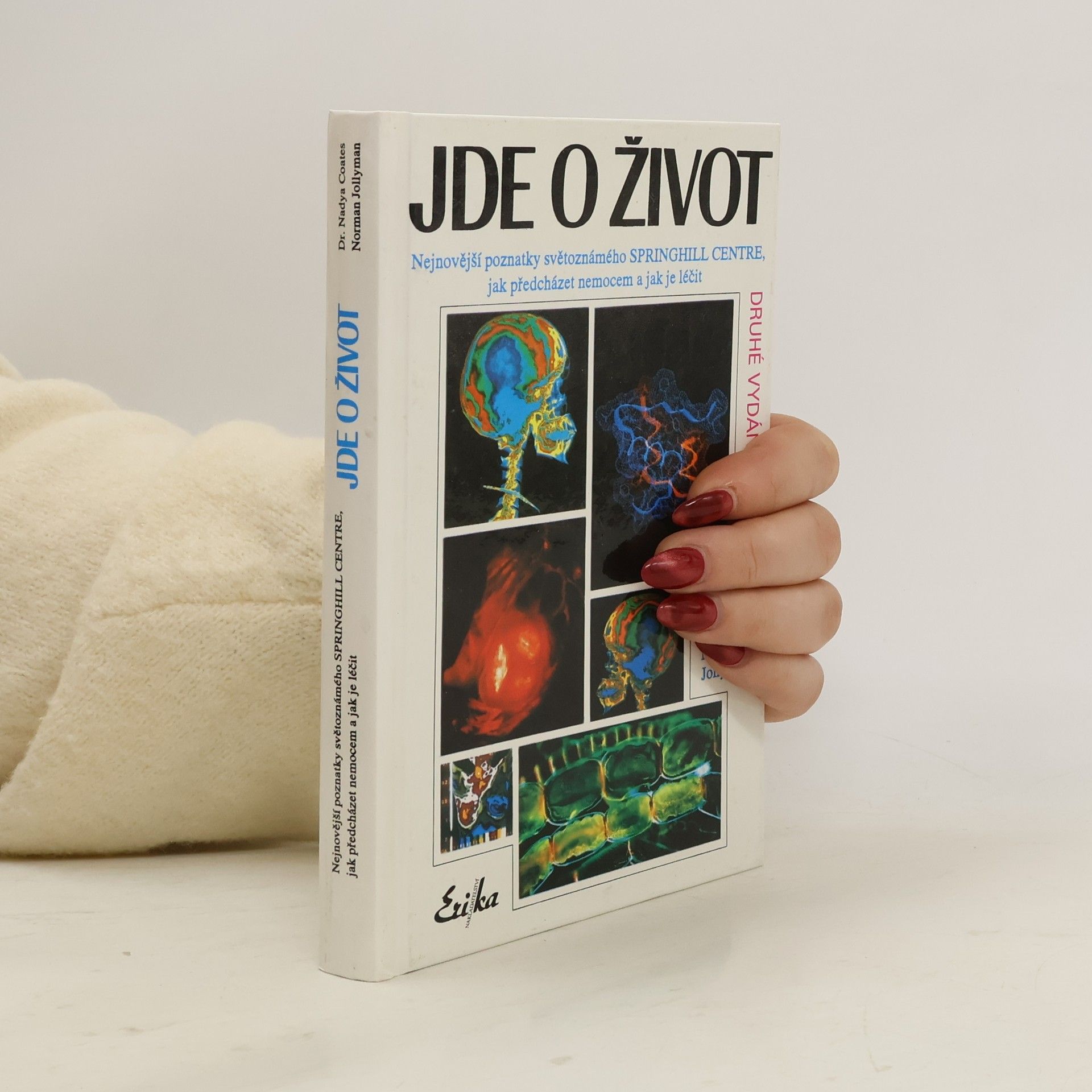 Nadya Coates Jde o život