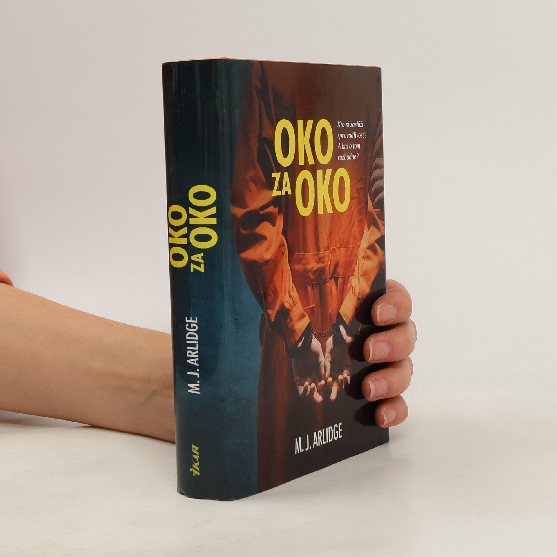 M. J. Arlidge Oko za oko