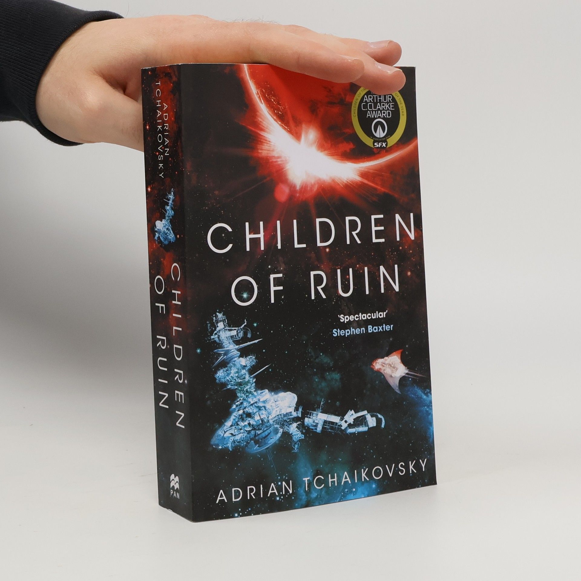 Adrian Tchaikovsky Children of Ruin