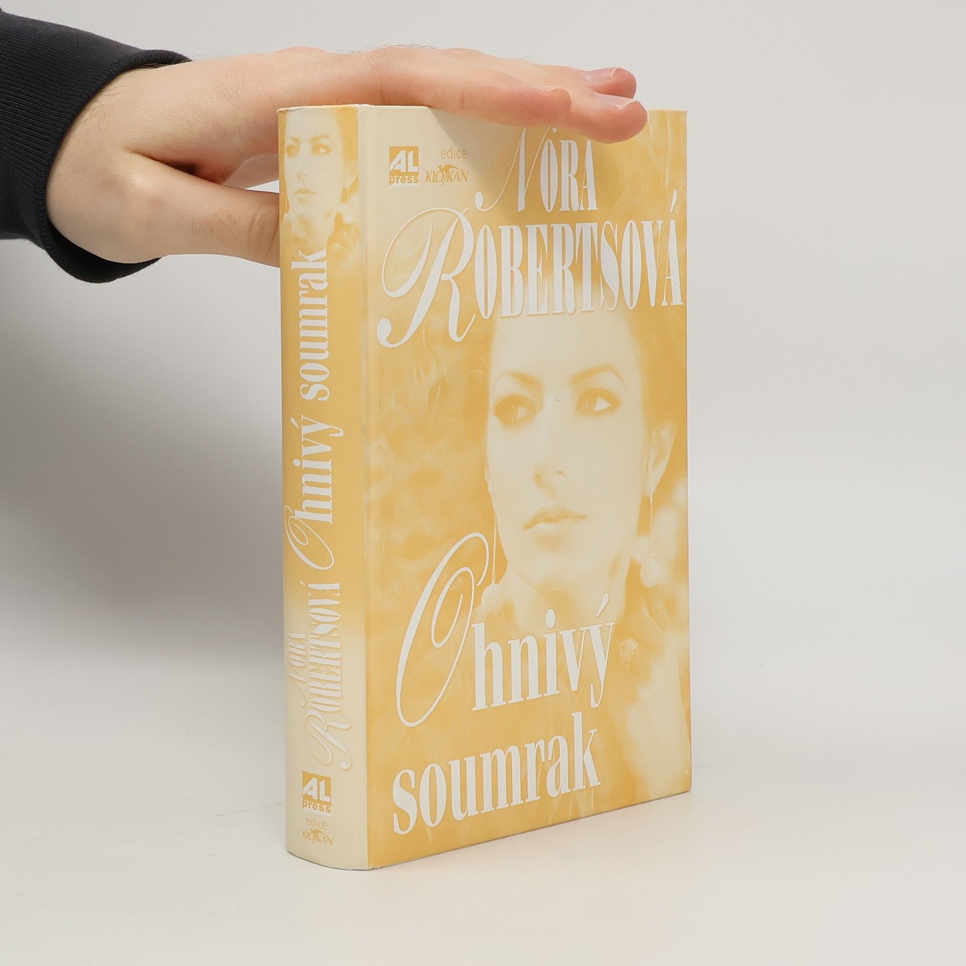 Nora Roberts Ohnivý soumrak