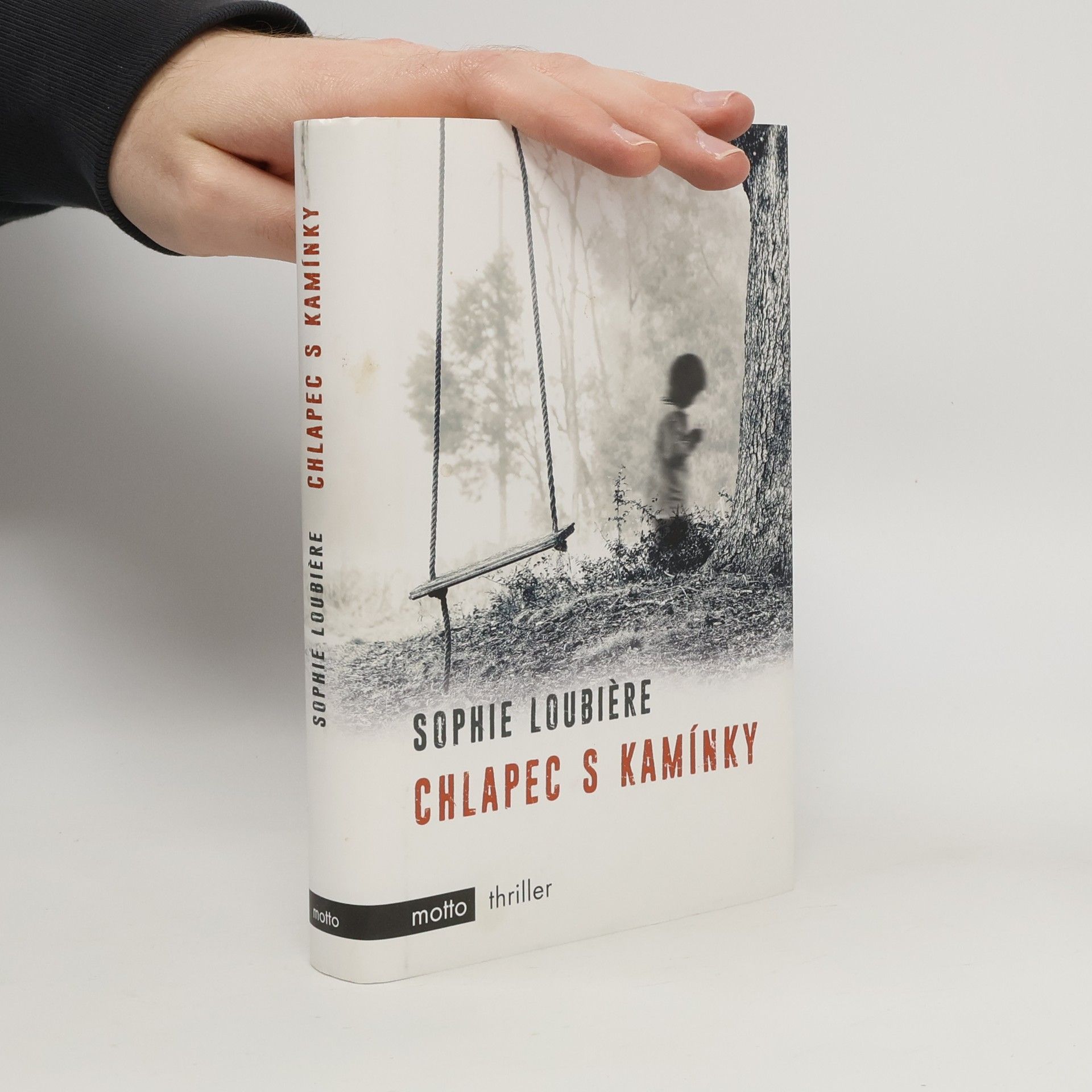 Sophie Loubière Chlapec s kamínky