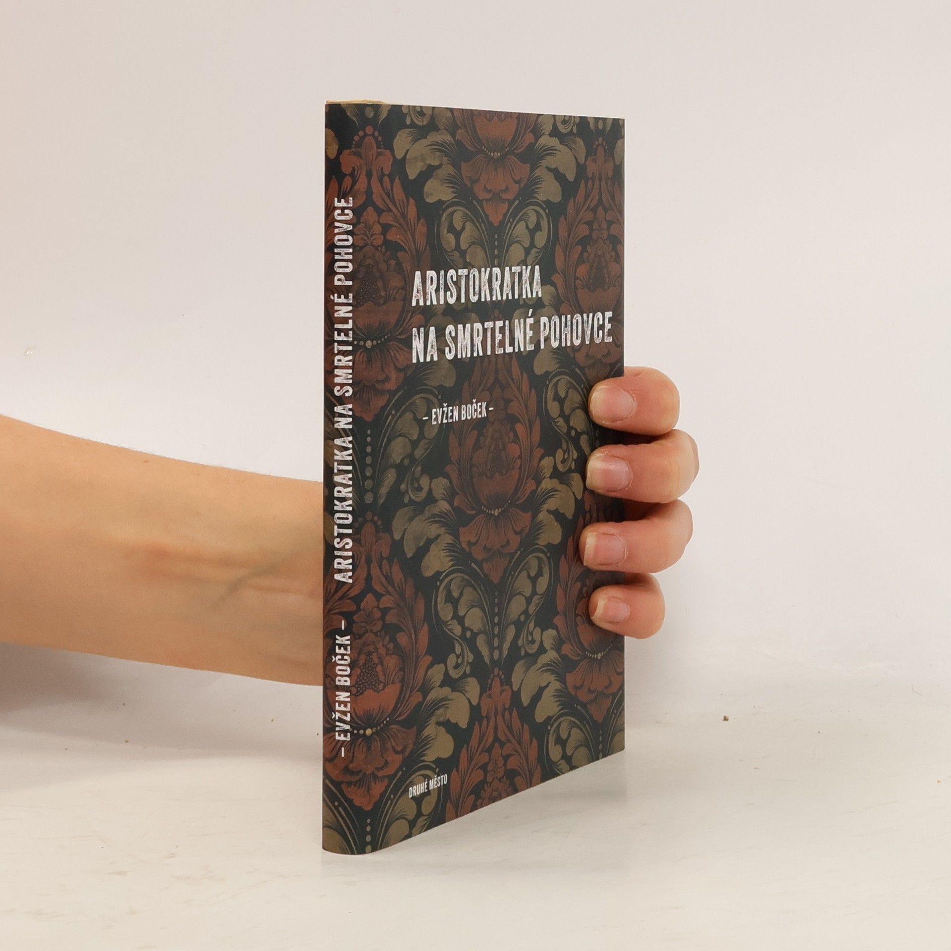 Aristokratka na smrtelné pohovce