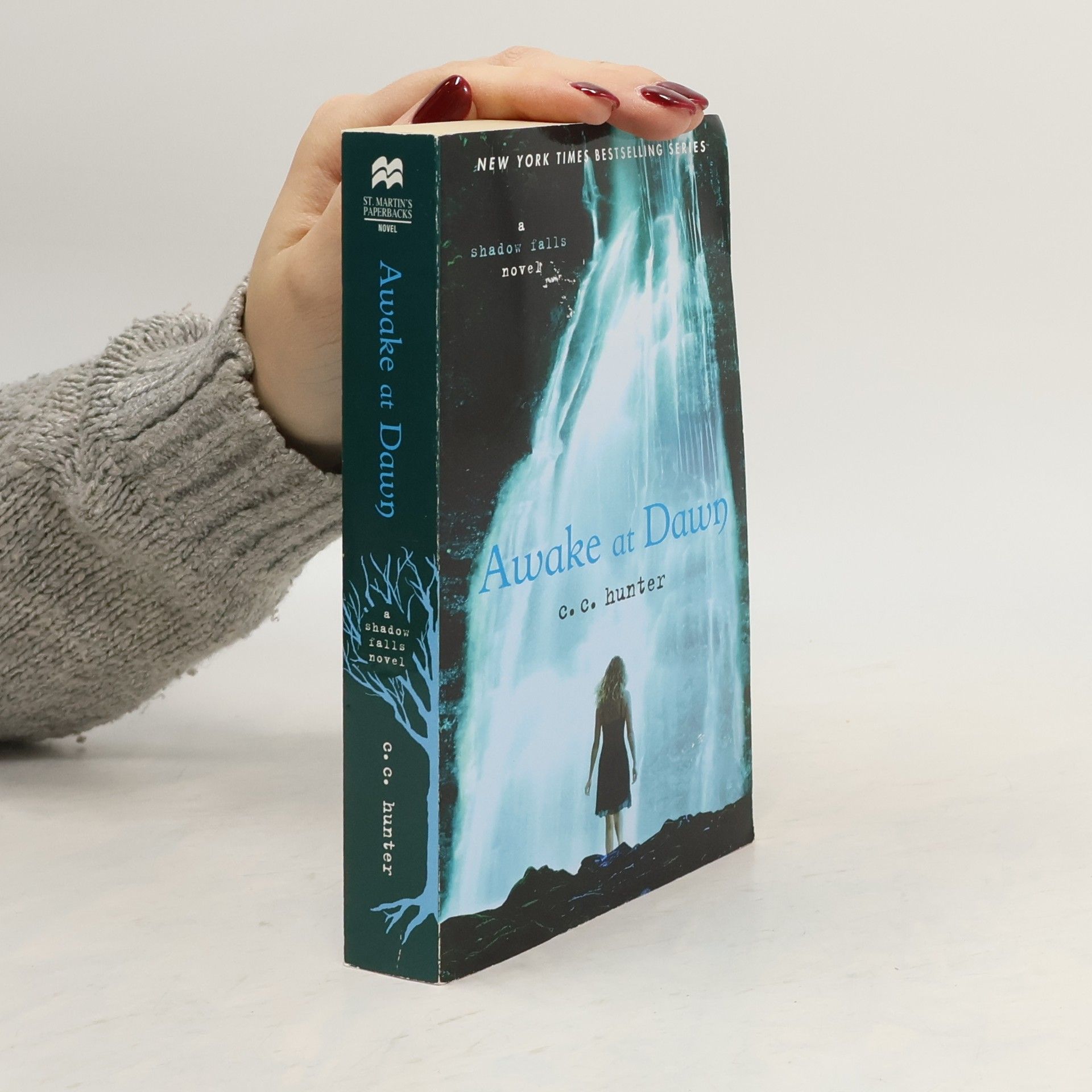 C.C. Hunter Shadow Falls - 2: Awake at Dawn