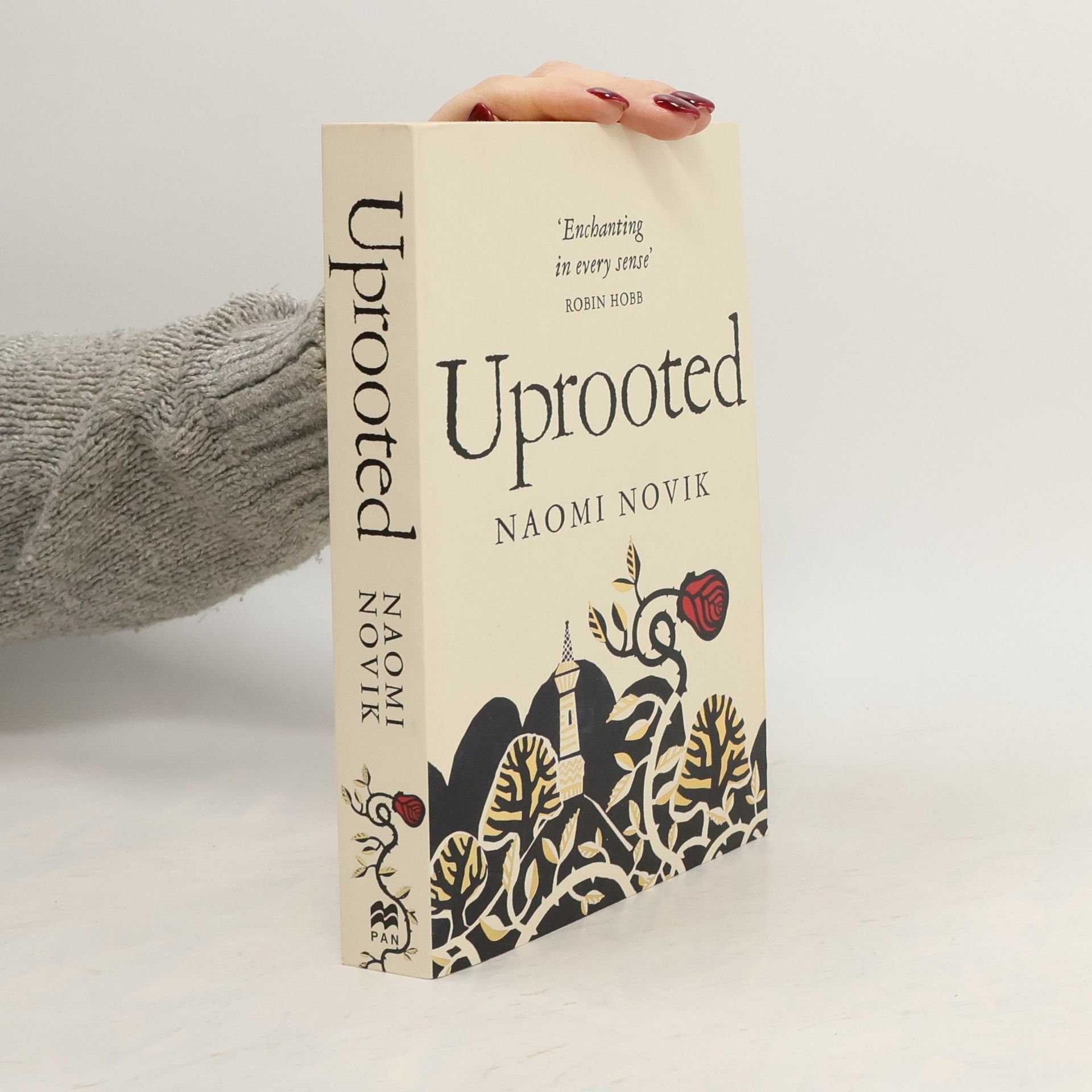 Naomi Novik Uprooted