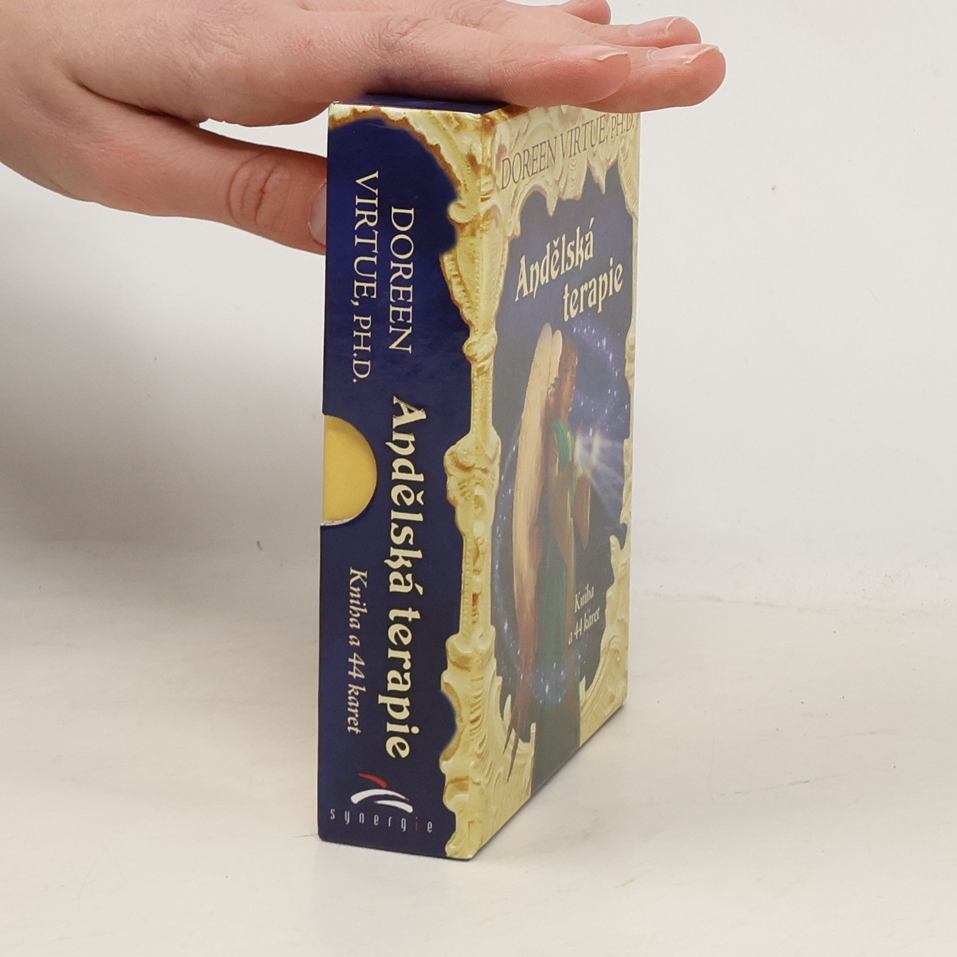 Doreen Virtue Andělská terapie: kniha a 44 karet