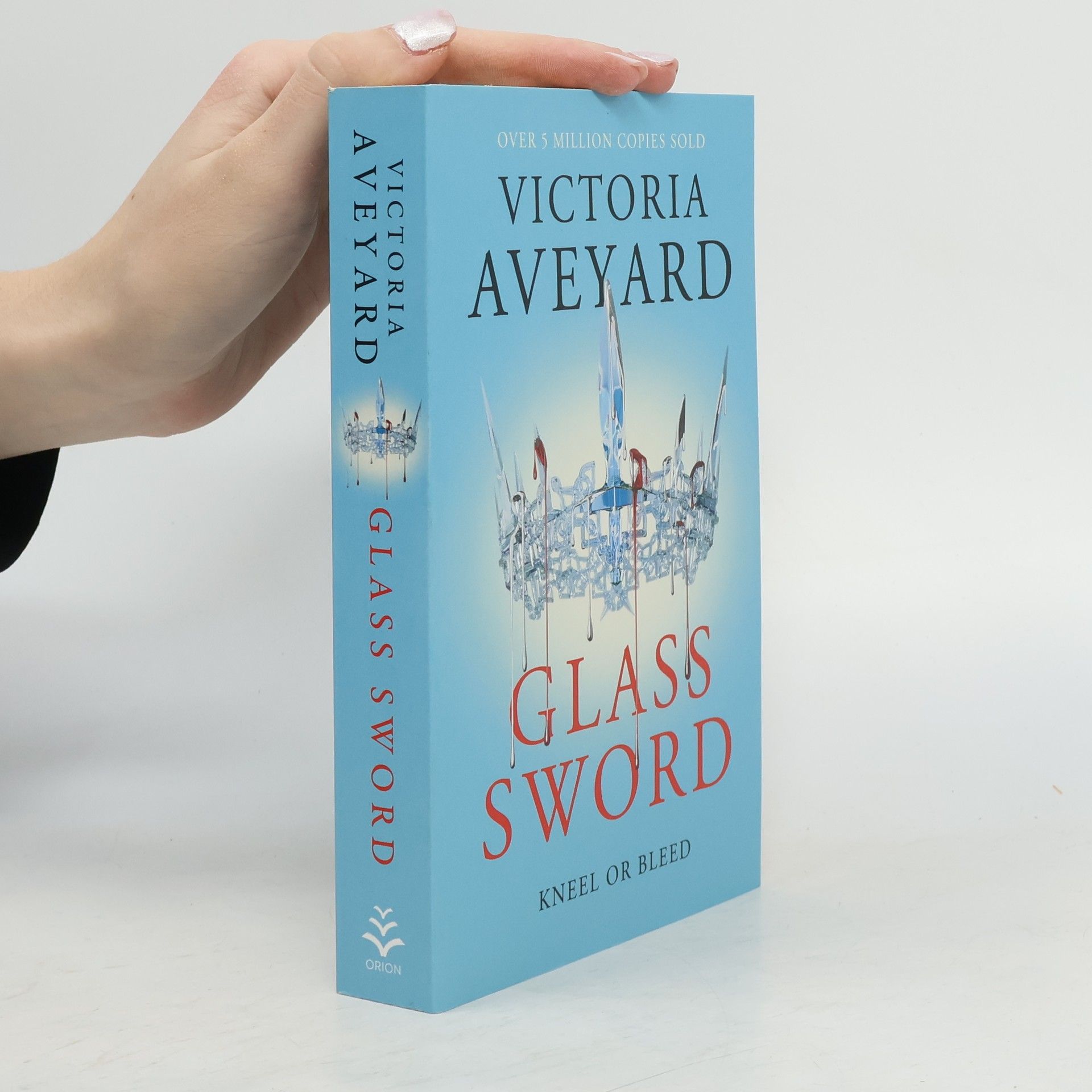Victoria Aveyard Glass sword