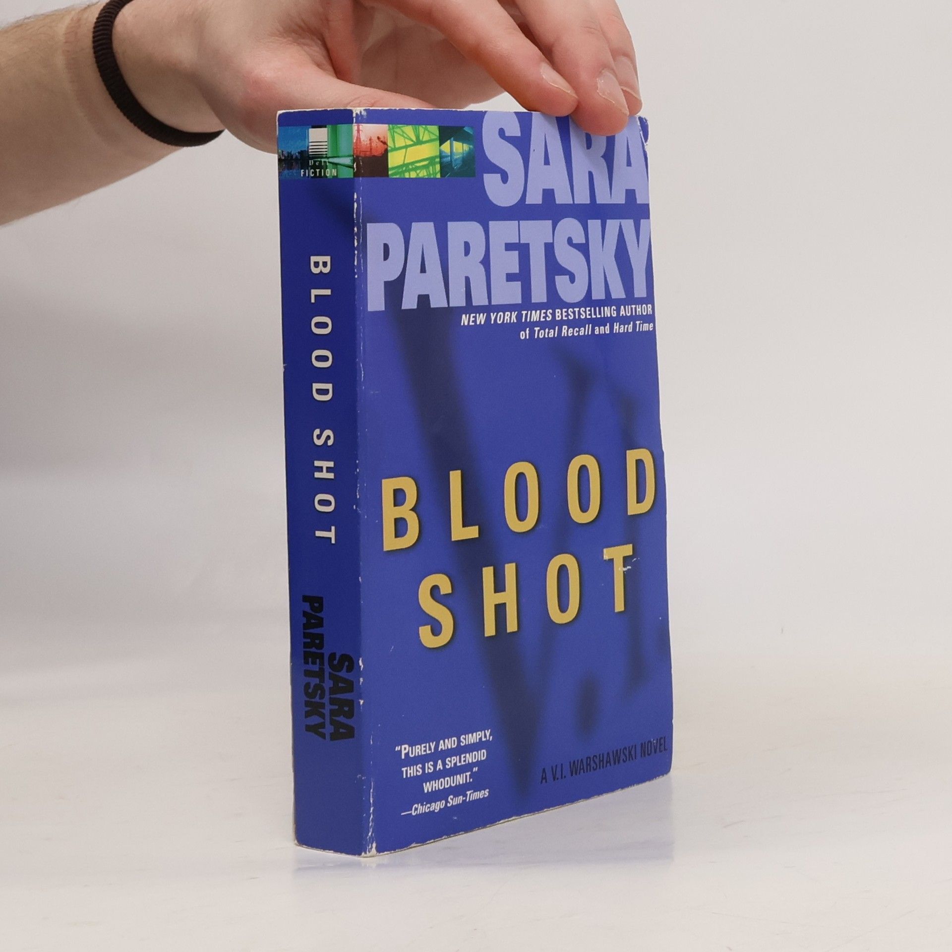 Sara Paretsky Blood Shot