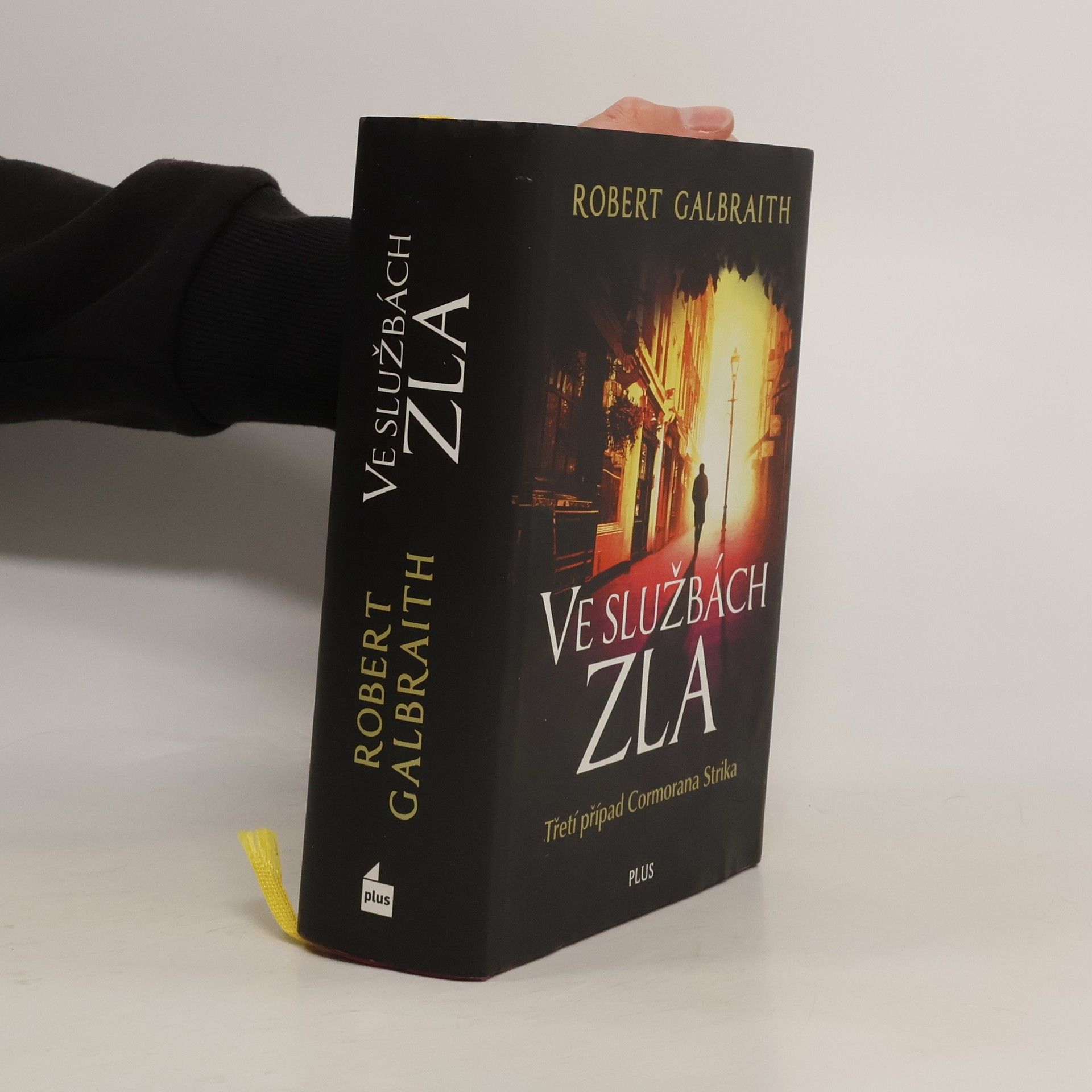 Robert Galbraith Ve službách zla