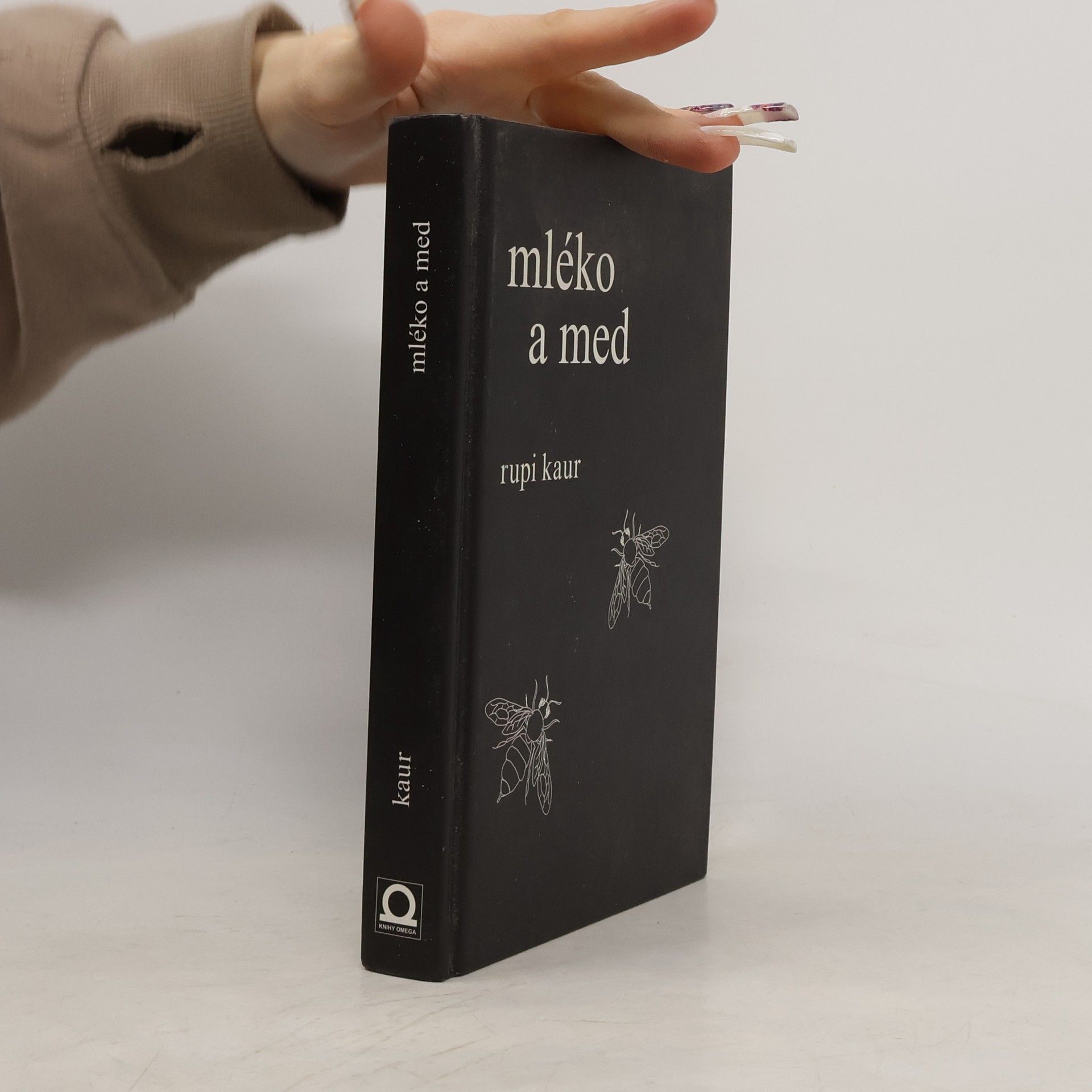 Rupi Kaur Mléko a med