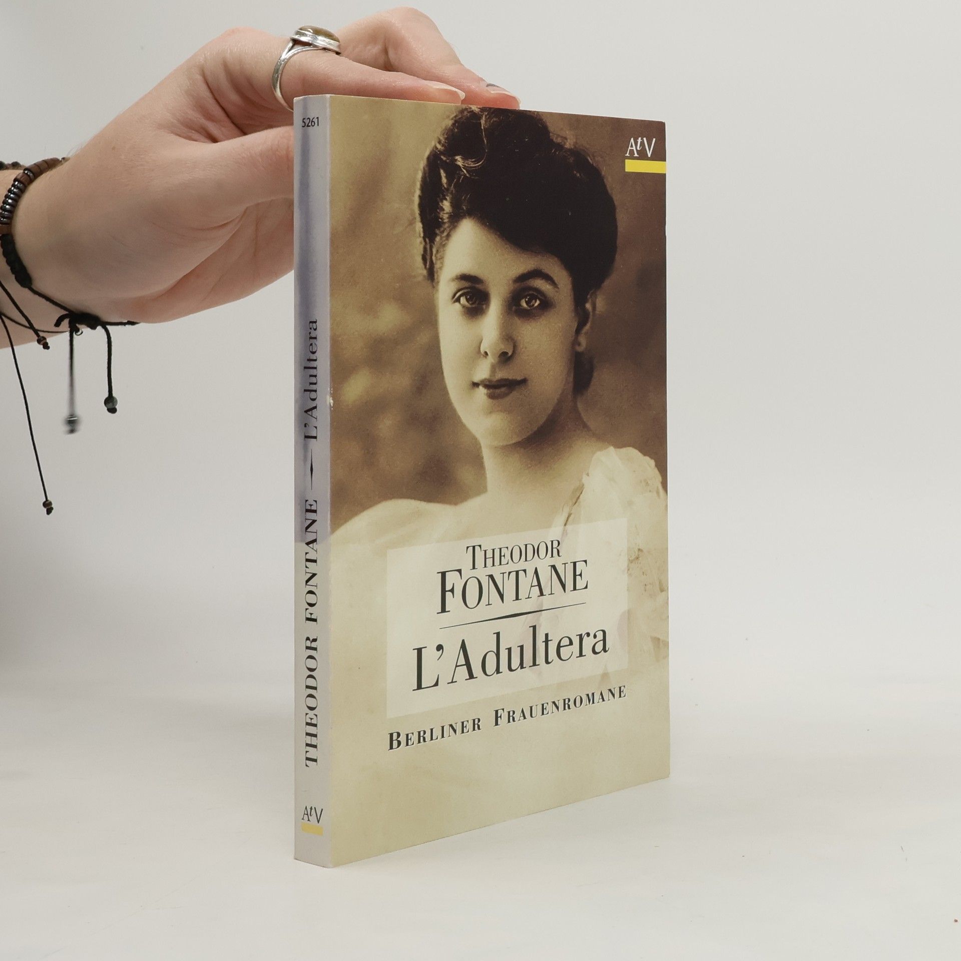 Theodor Fontane L' adultera