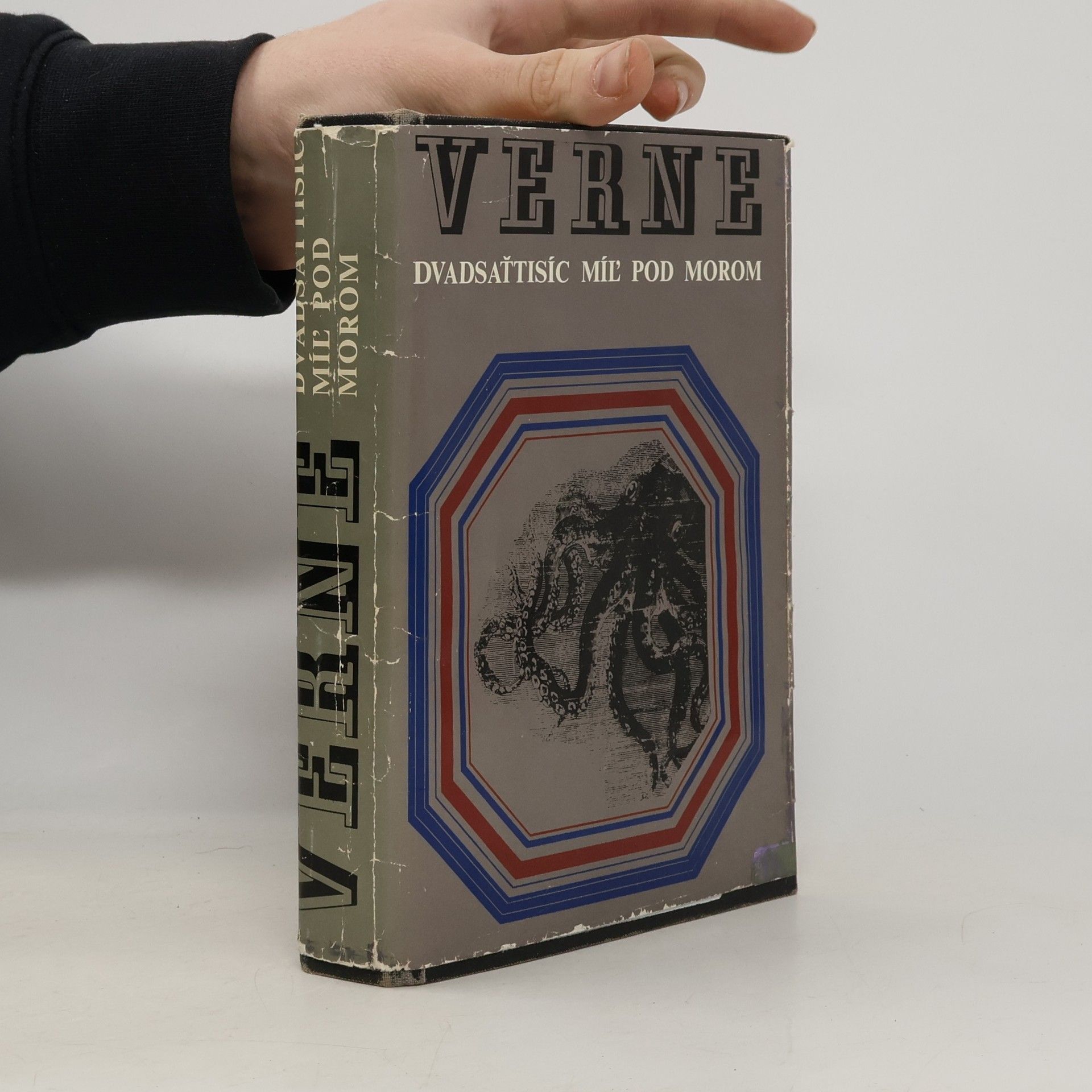 Jules Verne Dvadsaťtisíc míľ pod morom