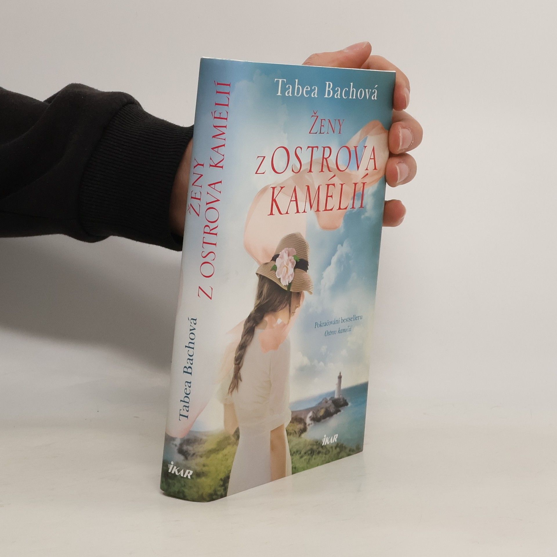 Tabea Bach Ženy z ostrova kamélií