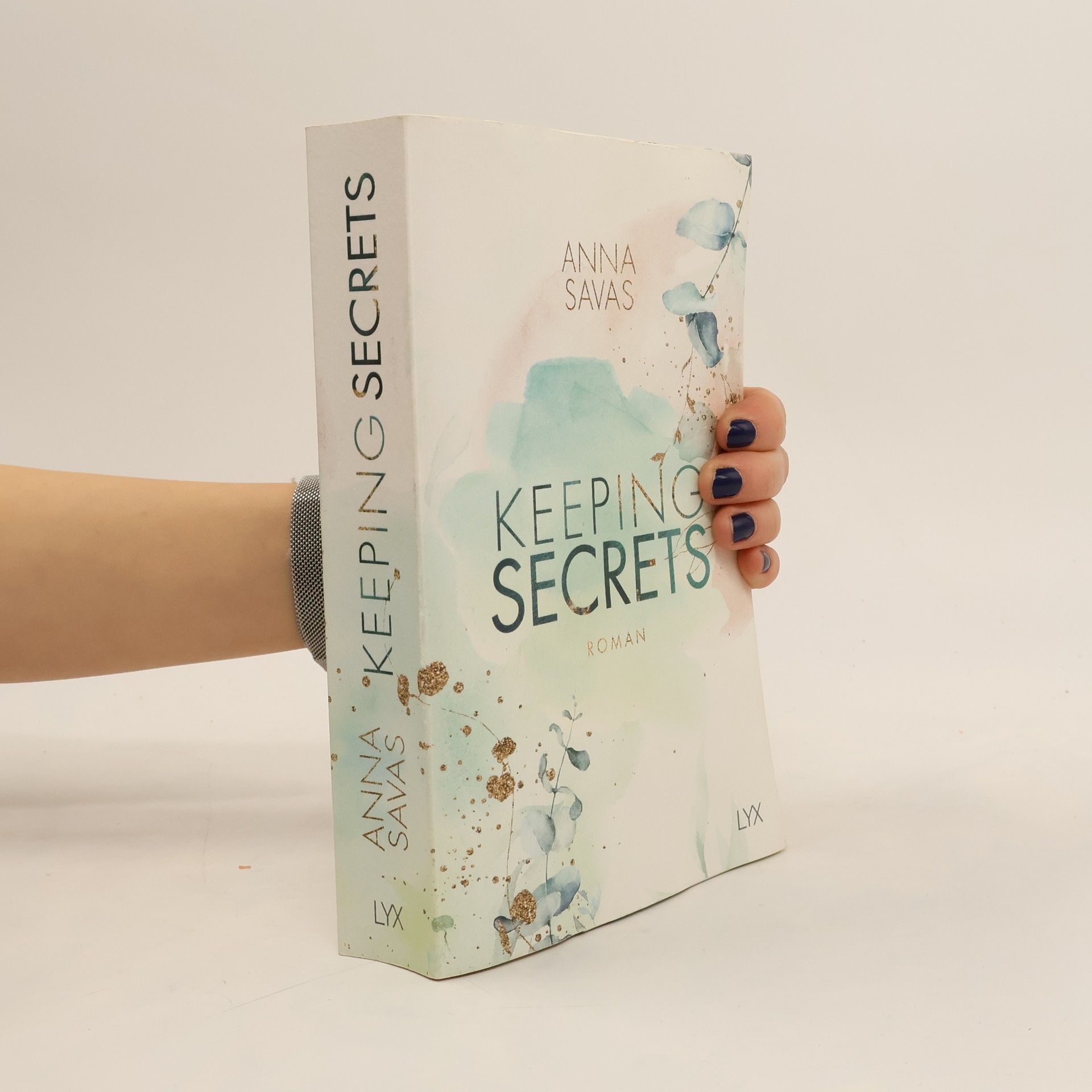 Anna Savas Keeping secrets