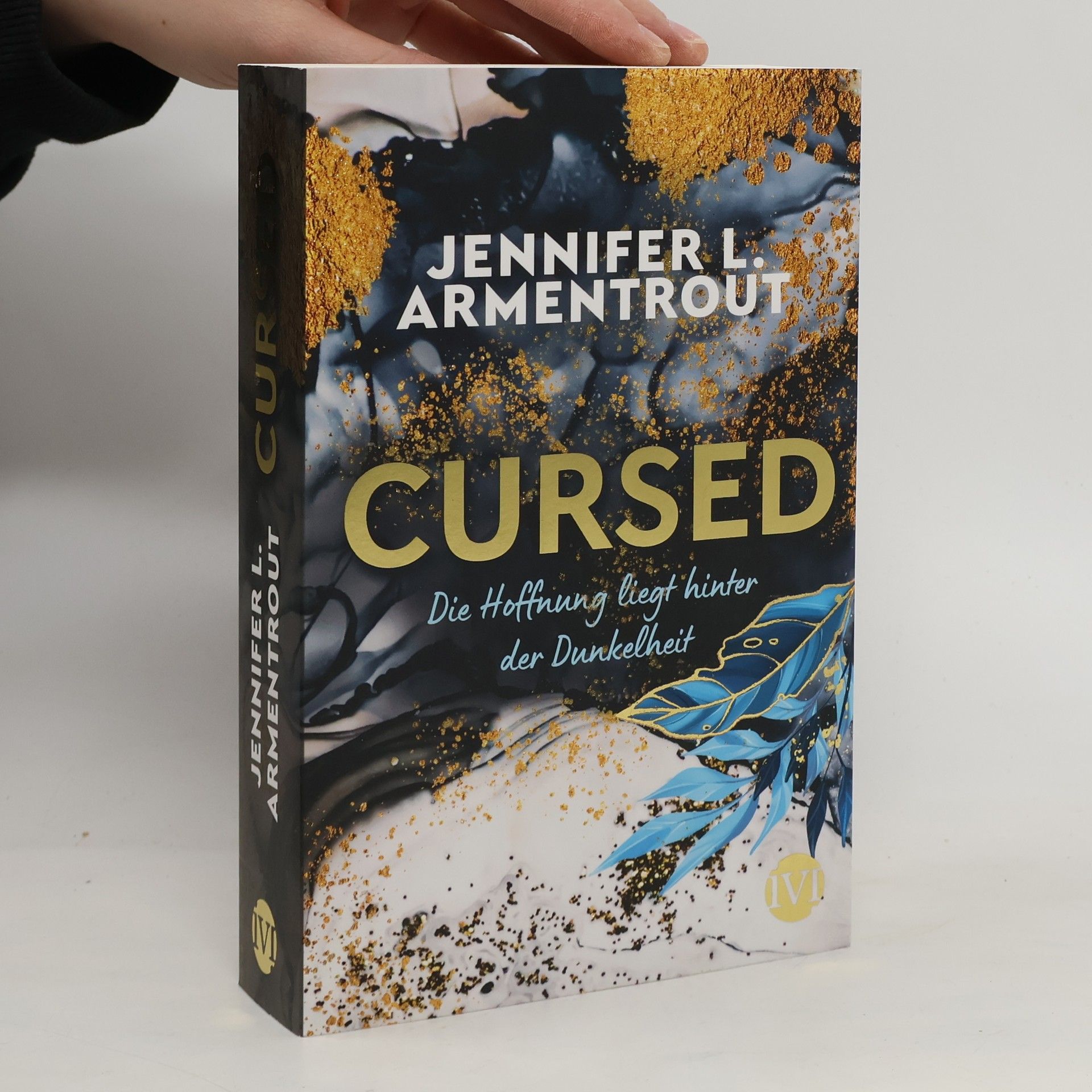 Jennifer Armentrout Cursed. Die Hoffnung liegt hinter der Dunkelheit