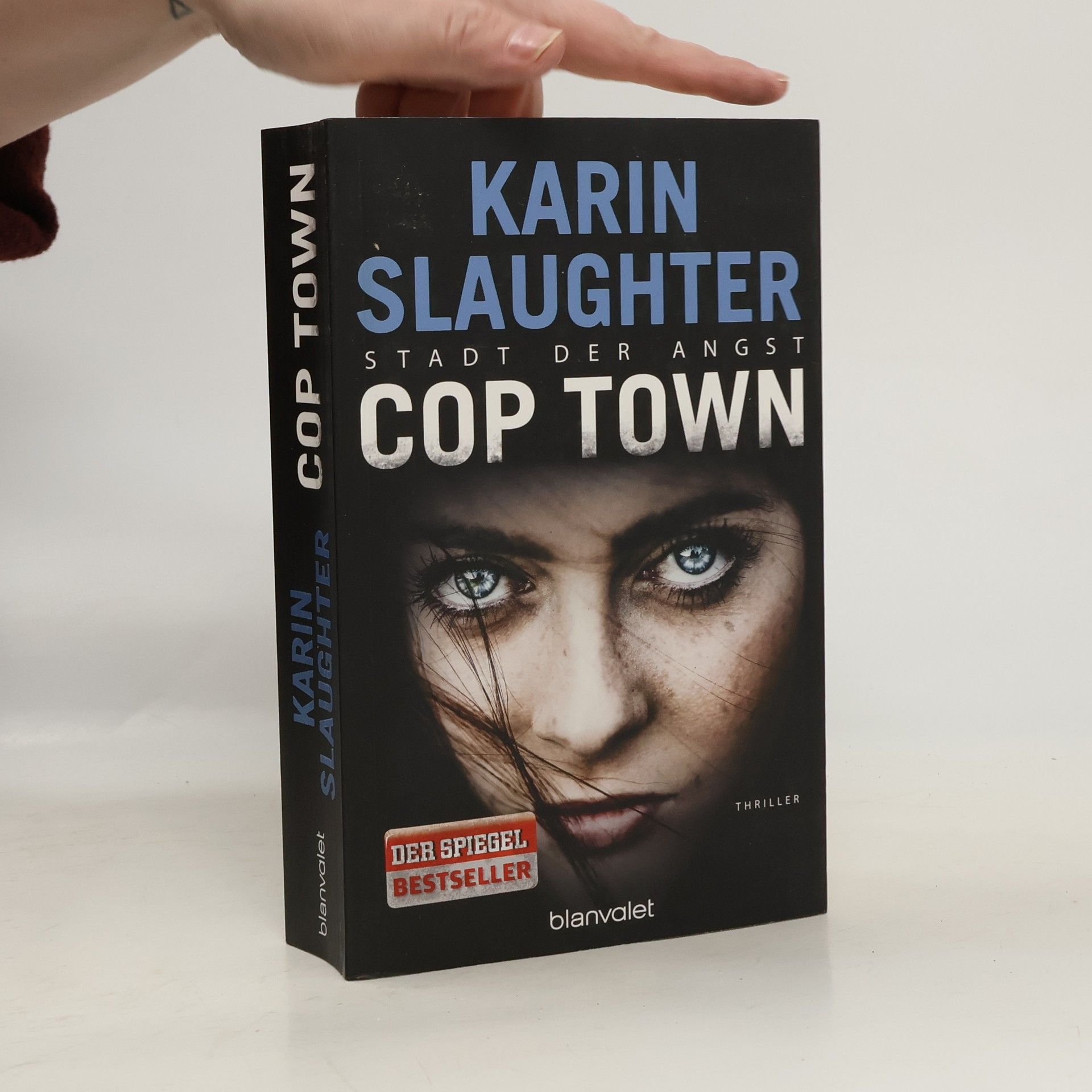 Karin Slaughter Cop town