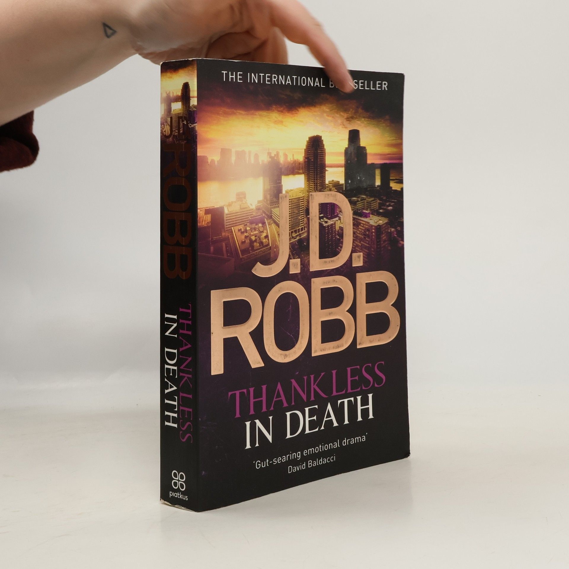 Nora Roberts Thankless in Death