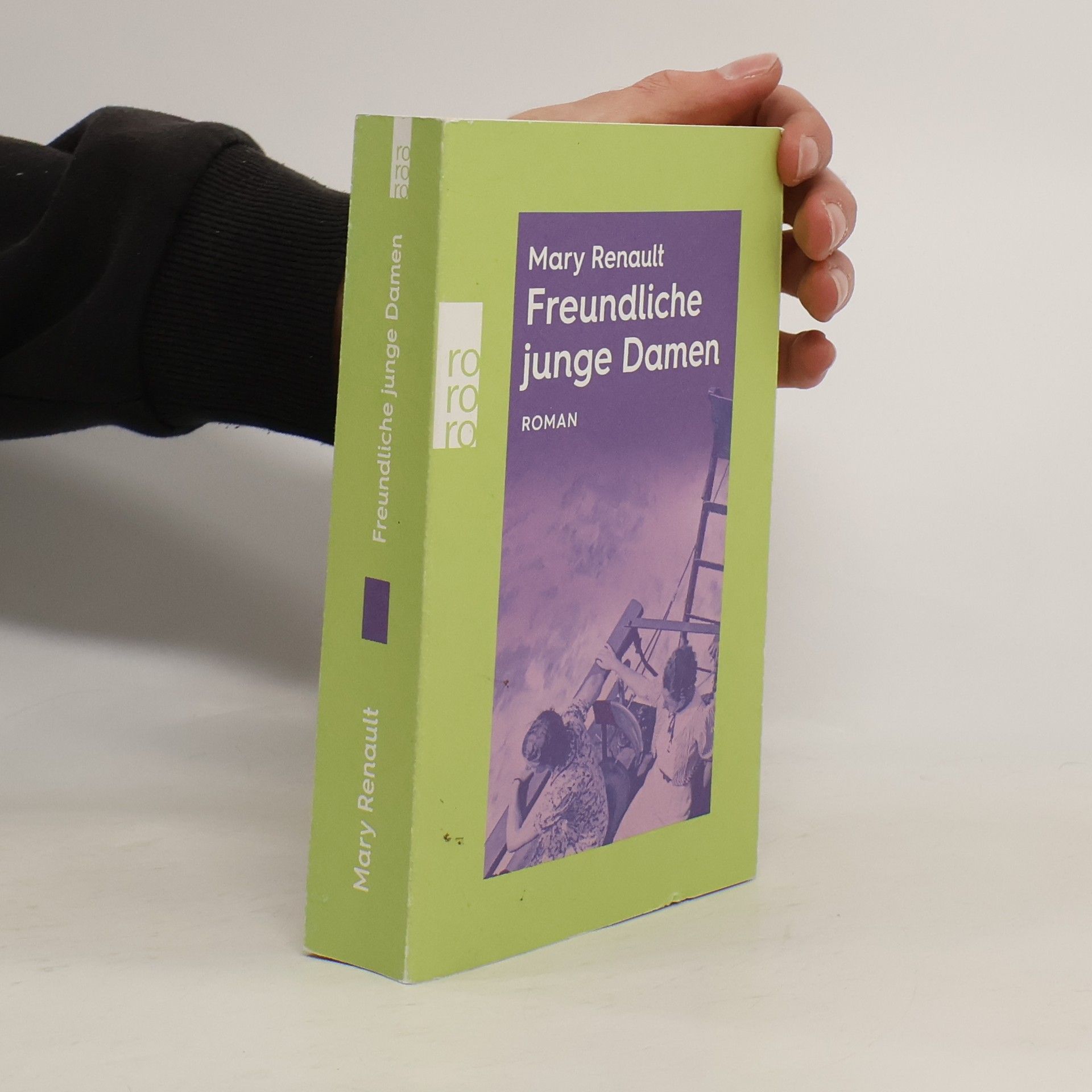 Mary Renault Freundliche junge Damen