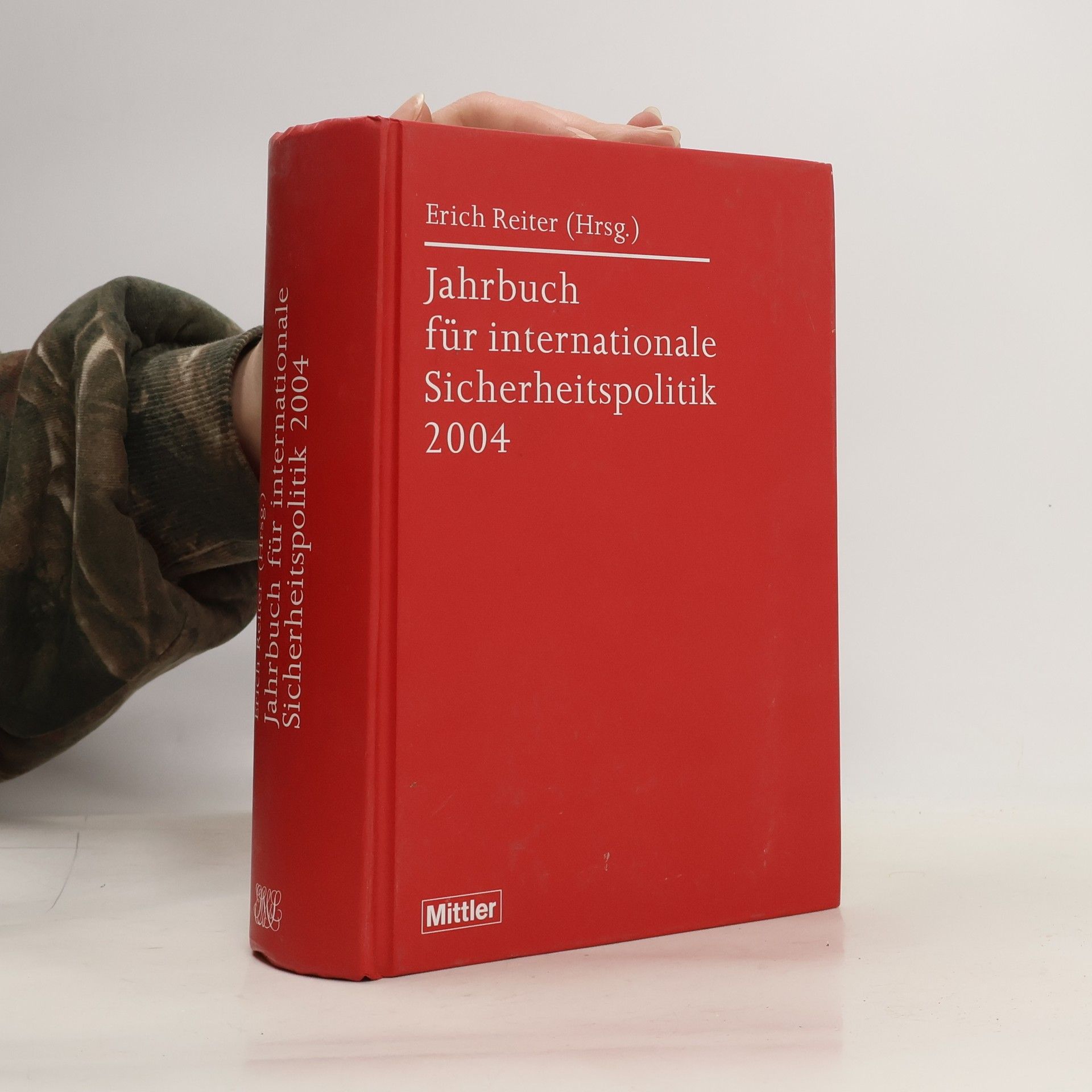 Jahrbuch für internationale Sicherheitspolitik 2004