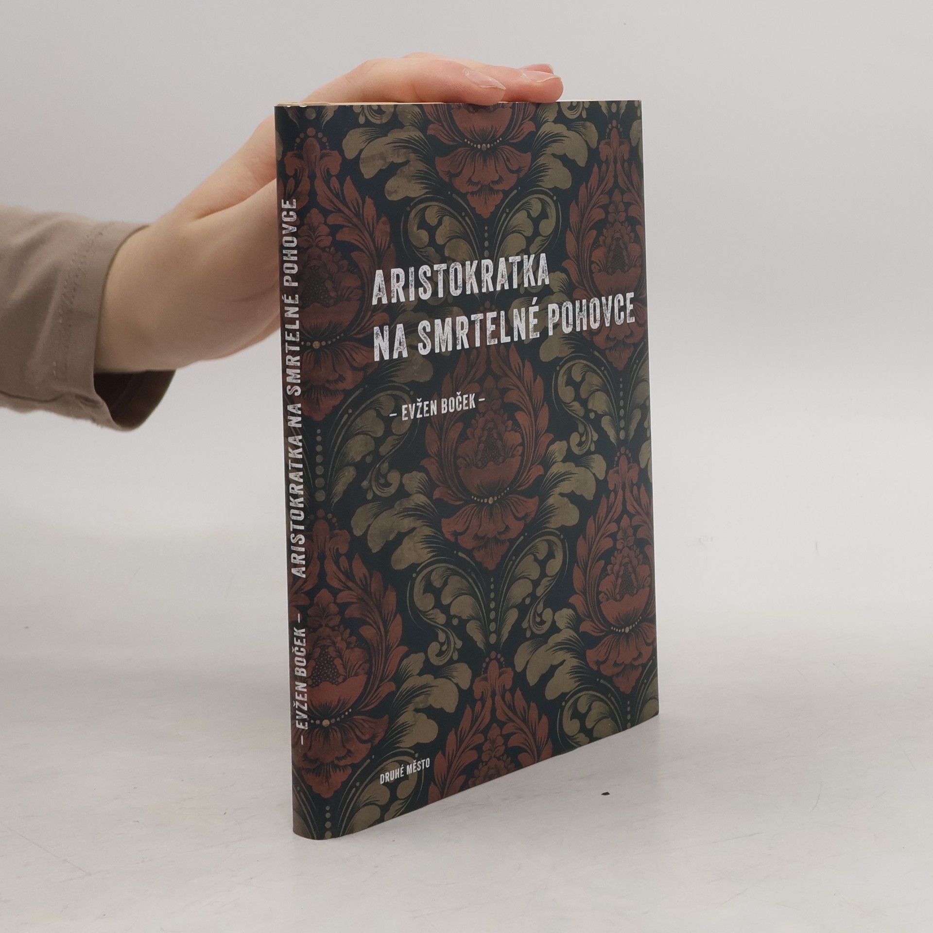 Aristokratka na smrtelné pohovce