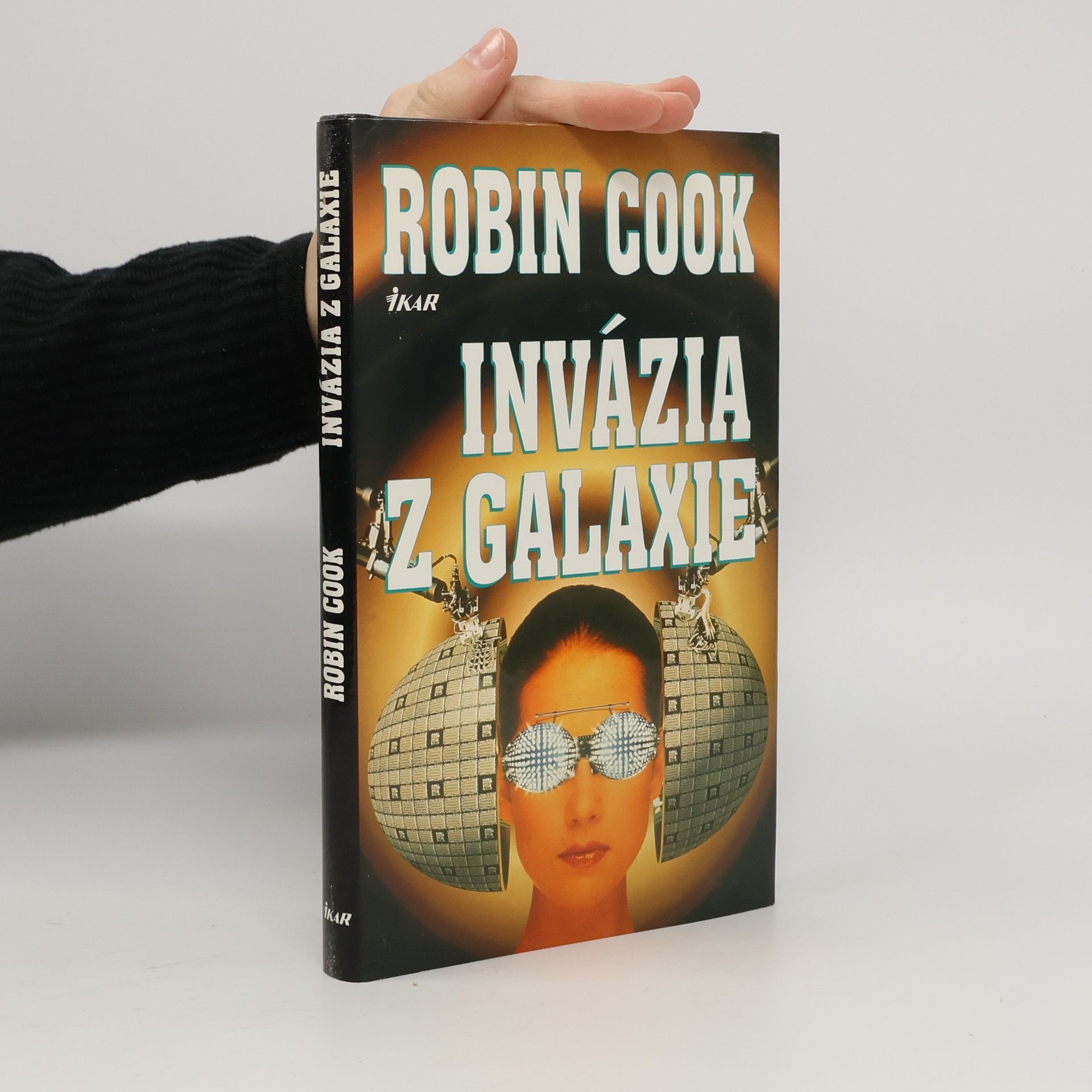 Robin Cook Invázia z galaxie
