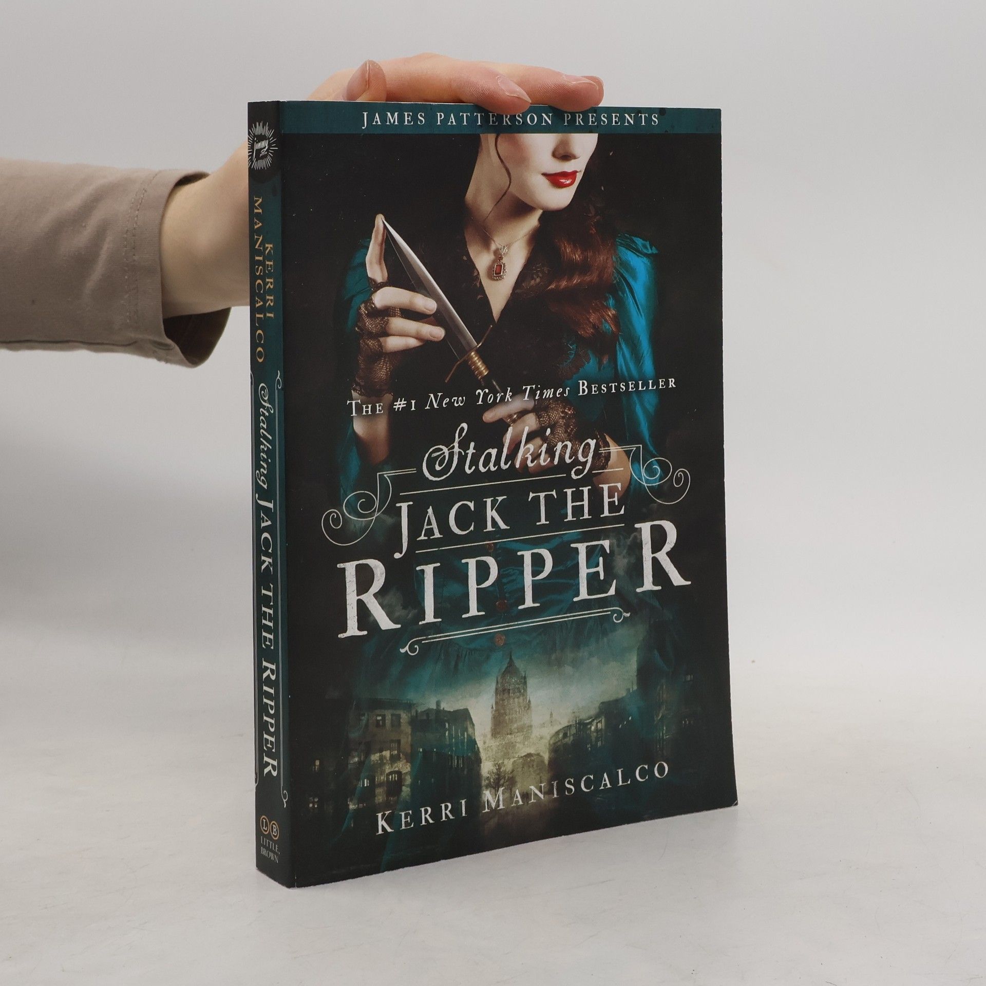 Kerri Maniscalco Stalking Jack the Ripper