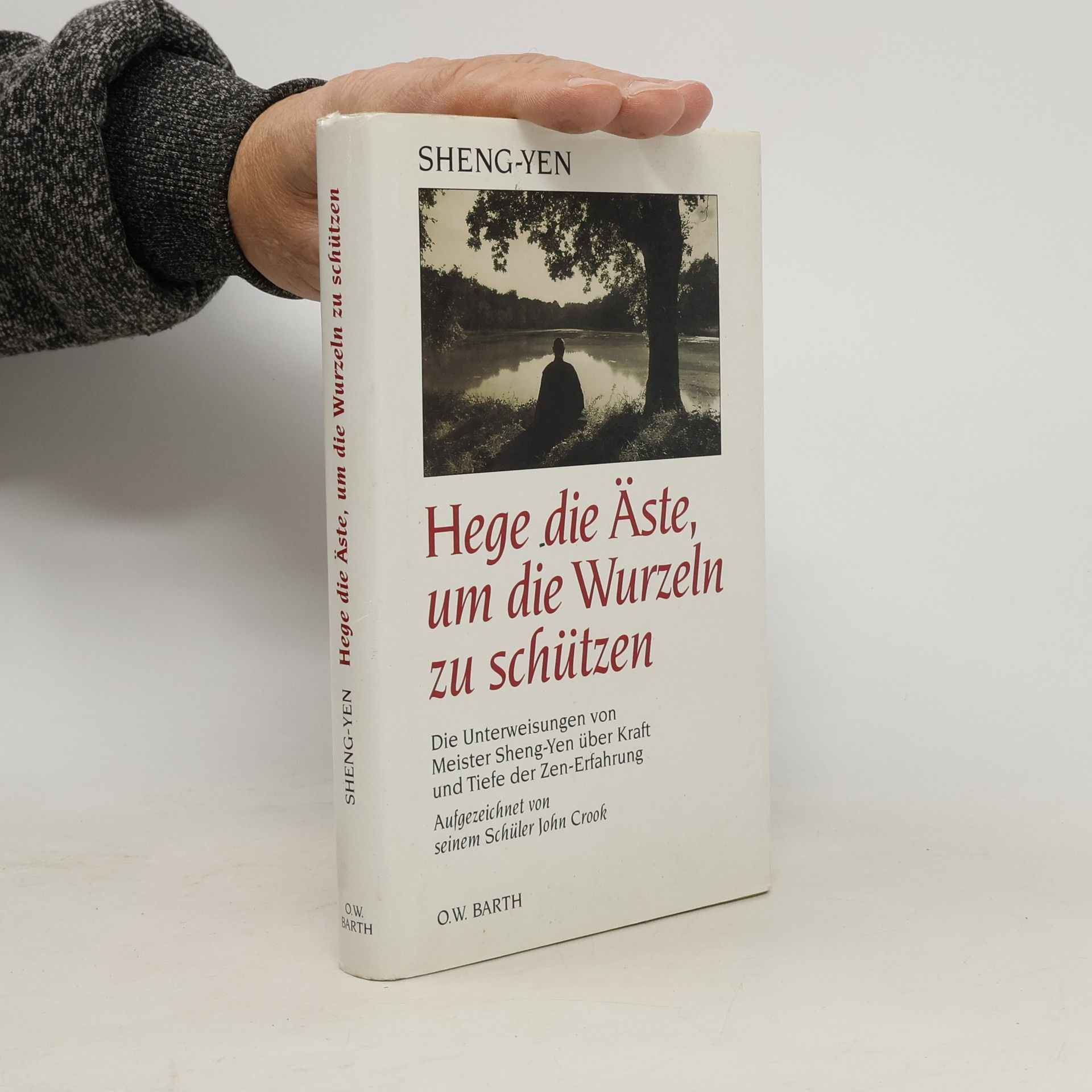 Sheng-yen Hege die Äste, um die Wurzeln zu schützen