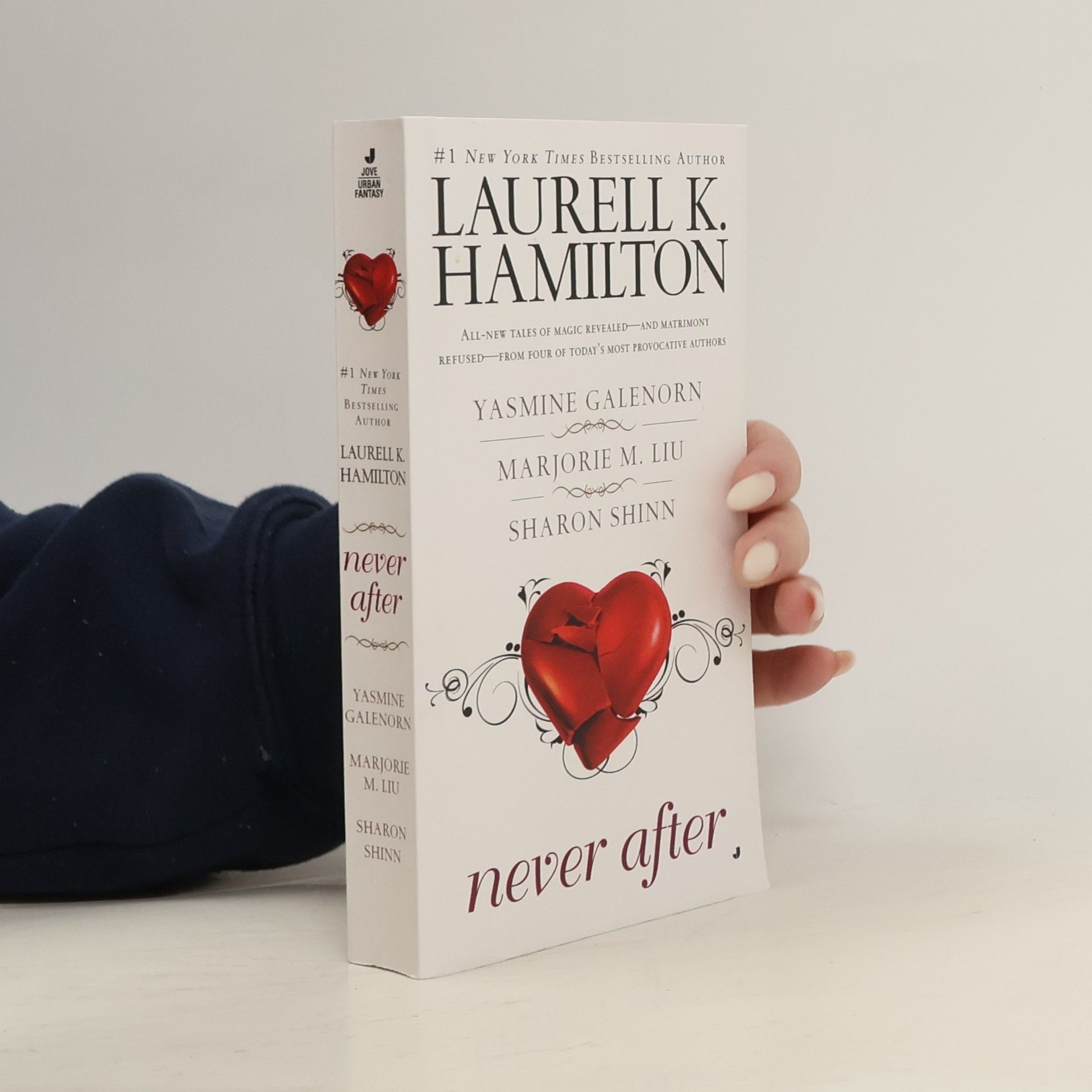 Laurell K. Hamilton Never after