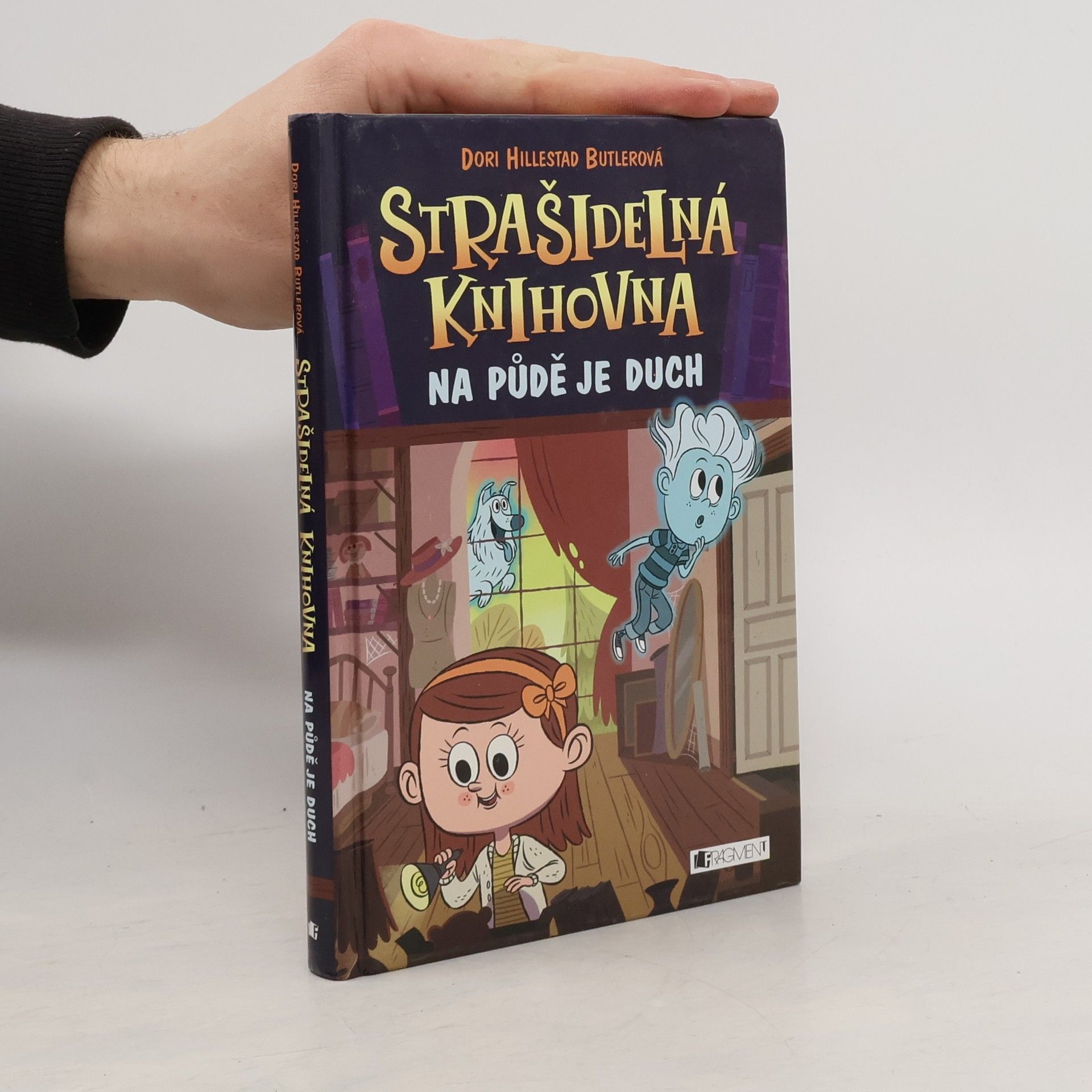 Dori Hillestad Butler Na půdě je duch