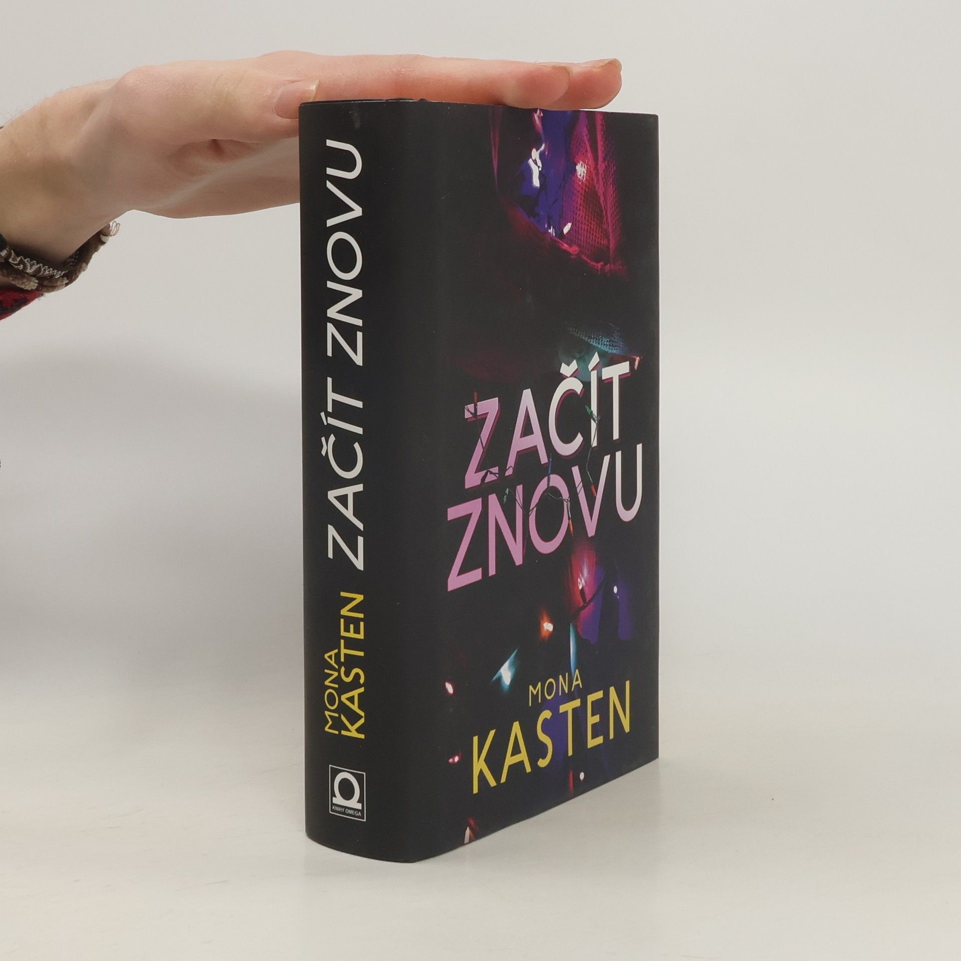 Mona Kasten Začít znovu