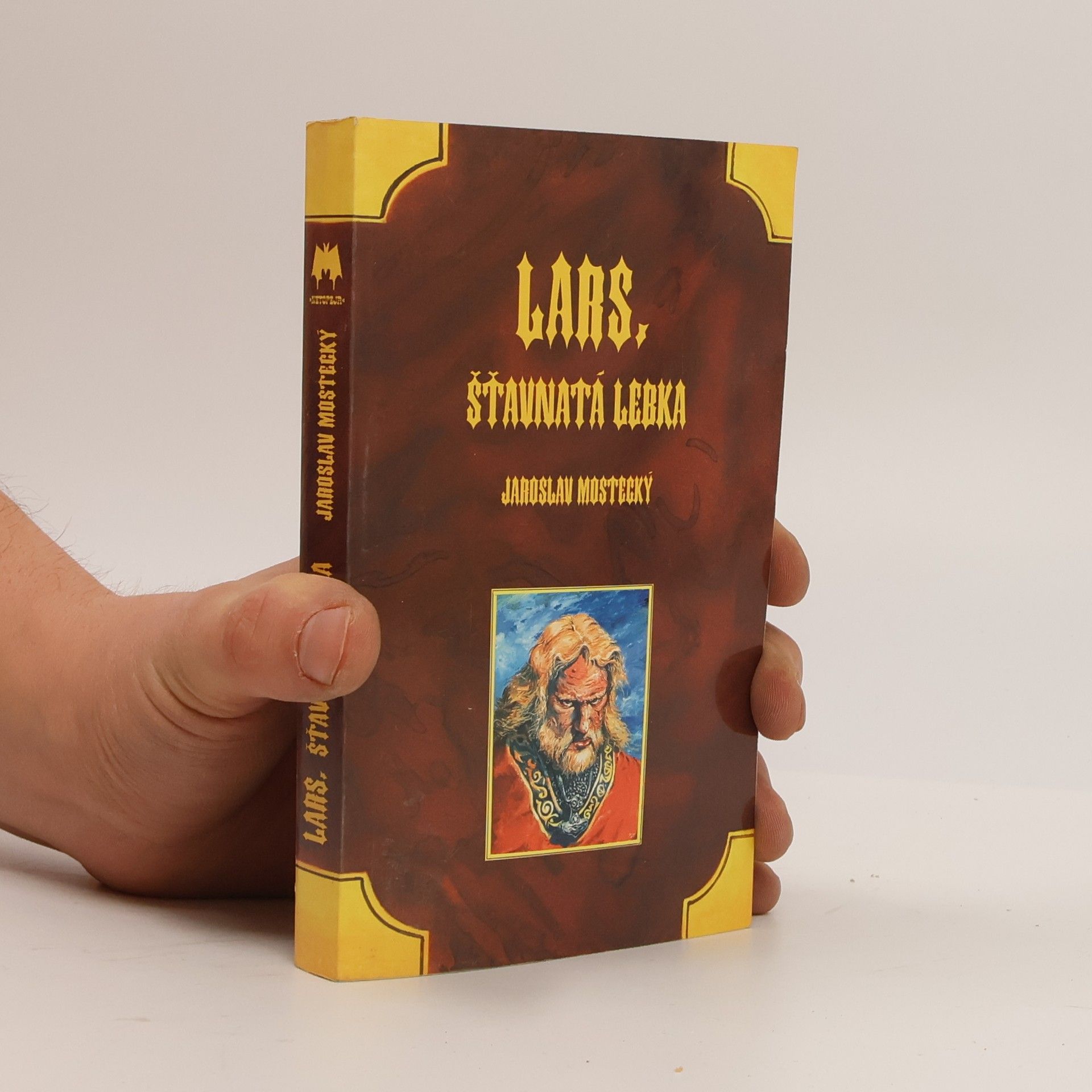 Lars, šťavnatá lebka. Vlčí věk