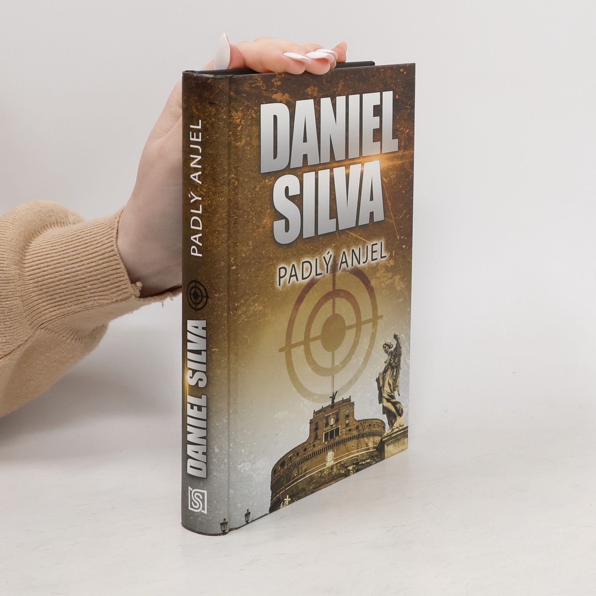 Daniel Silva Padlý anjel