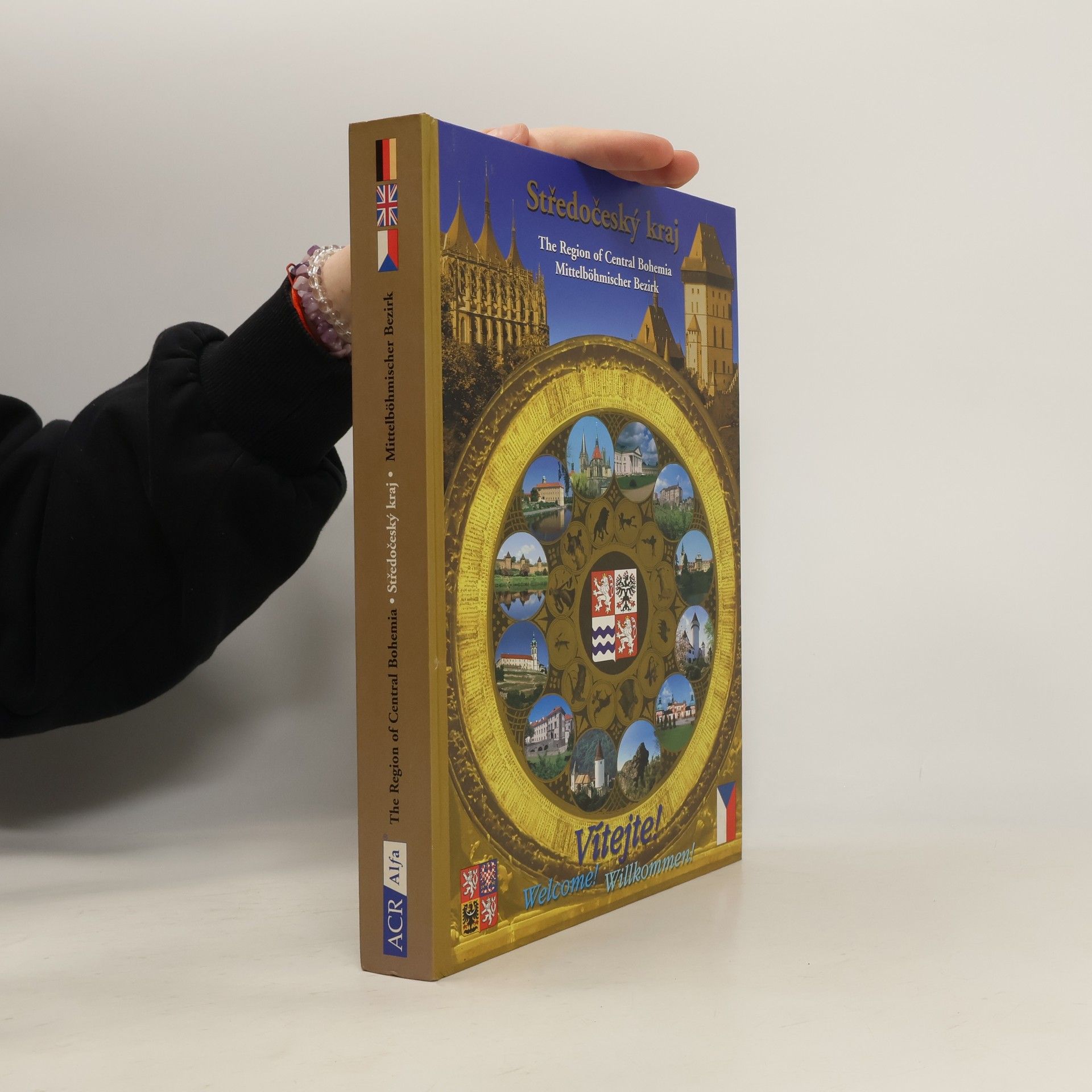 Blanka Langerová Vítejte ve Středočeském kraji = Welcome to the Central Bohemian Region = Willkommen im Mittelböhmischen Bezirk