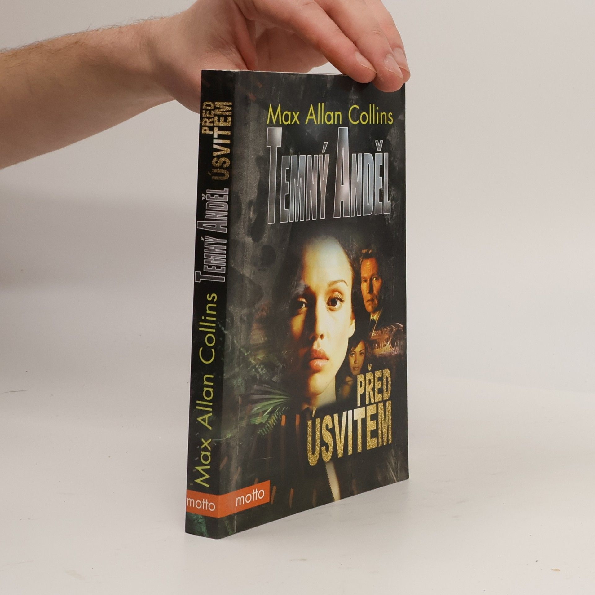 Max Allan Collins Temný anděl. Před úsvitem