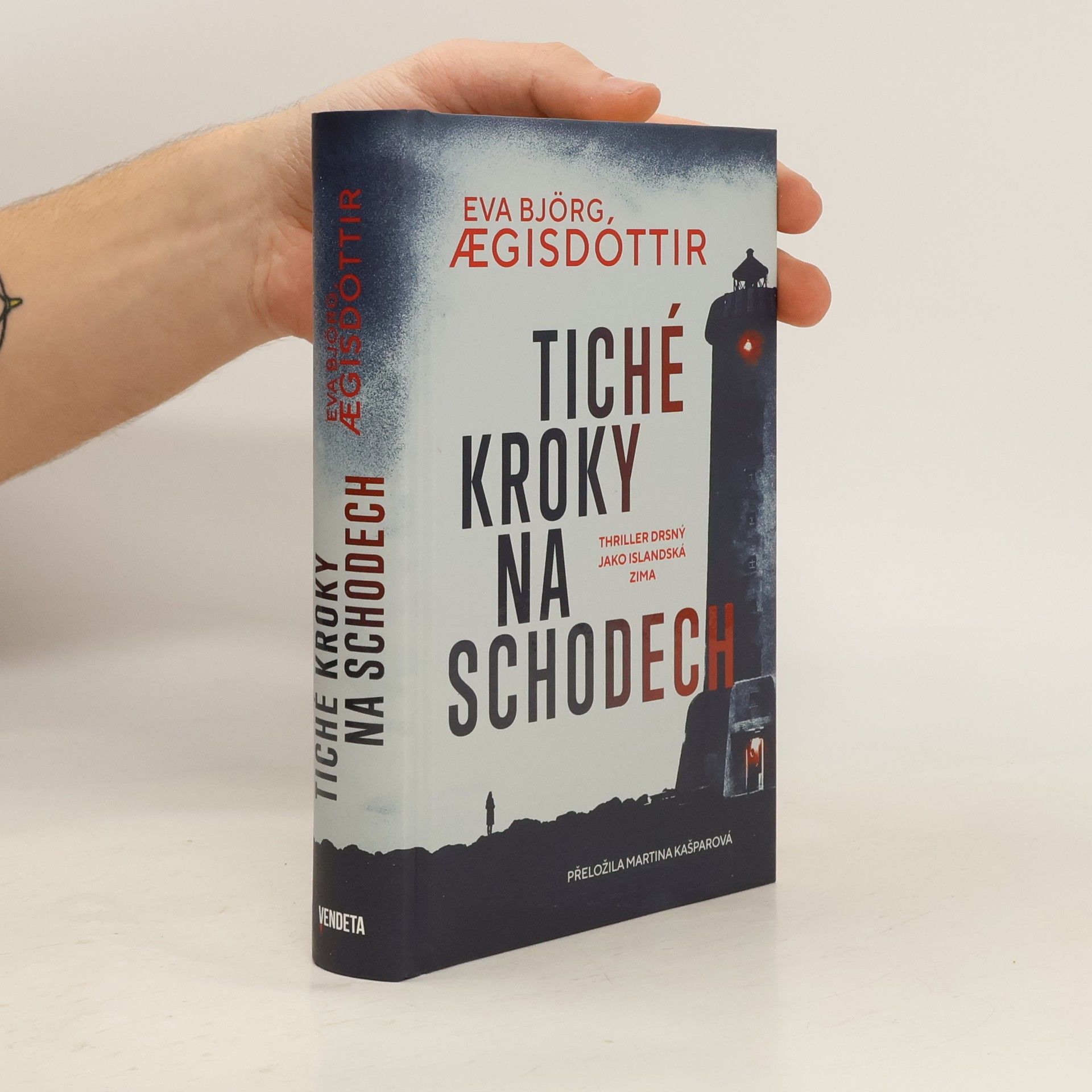 Eva Bjorg Ægisdóttir Tiché kroky na schodech