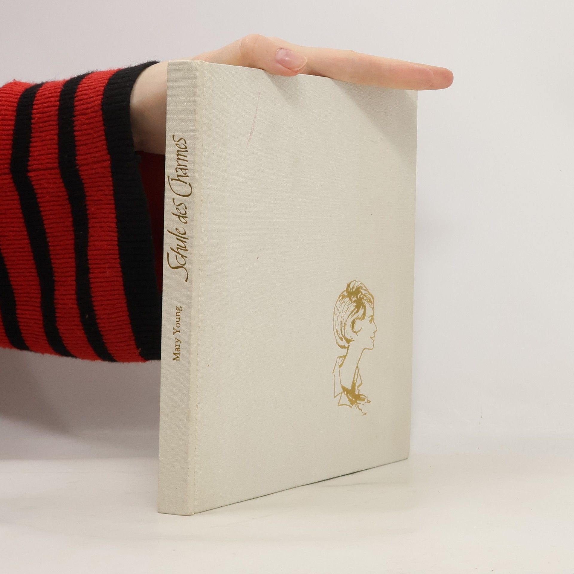 Mary Young Schule des Charmes